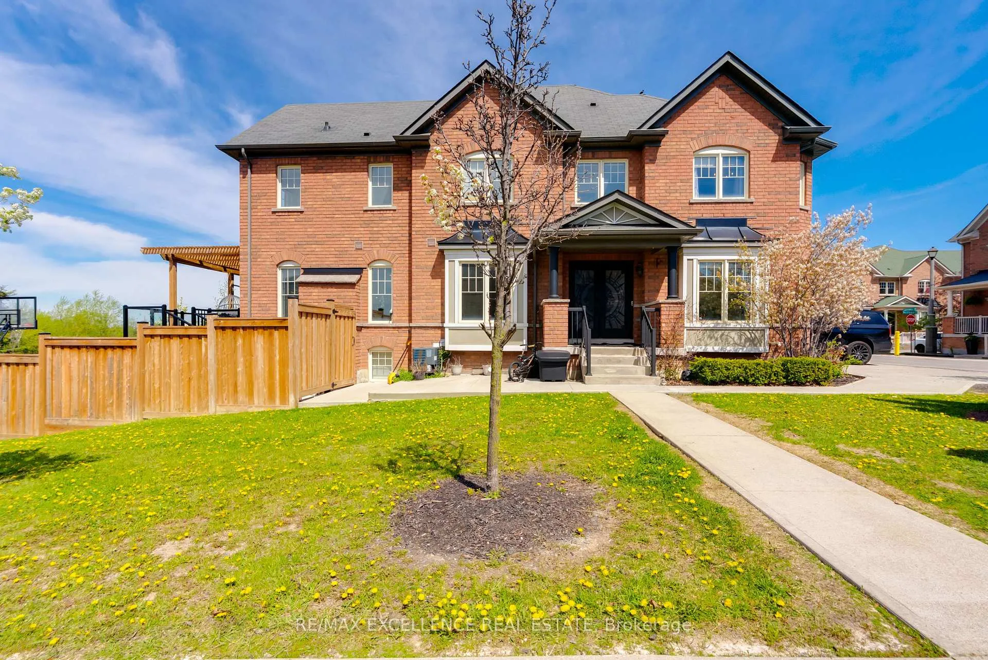 Photo 1 of 18 Davenhill Road, Brampton, Bram East — HOMEH