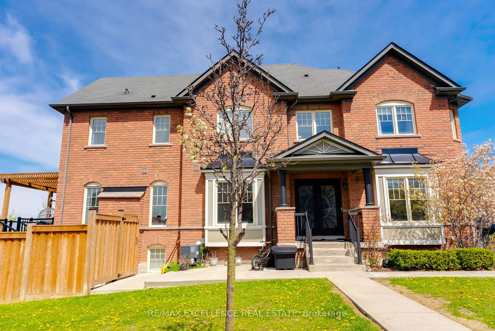Photo 5 of 18 Davenhill Road, Brampton, Bram East — HOMEH
