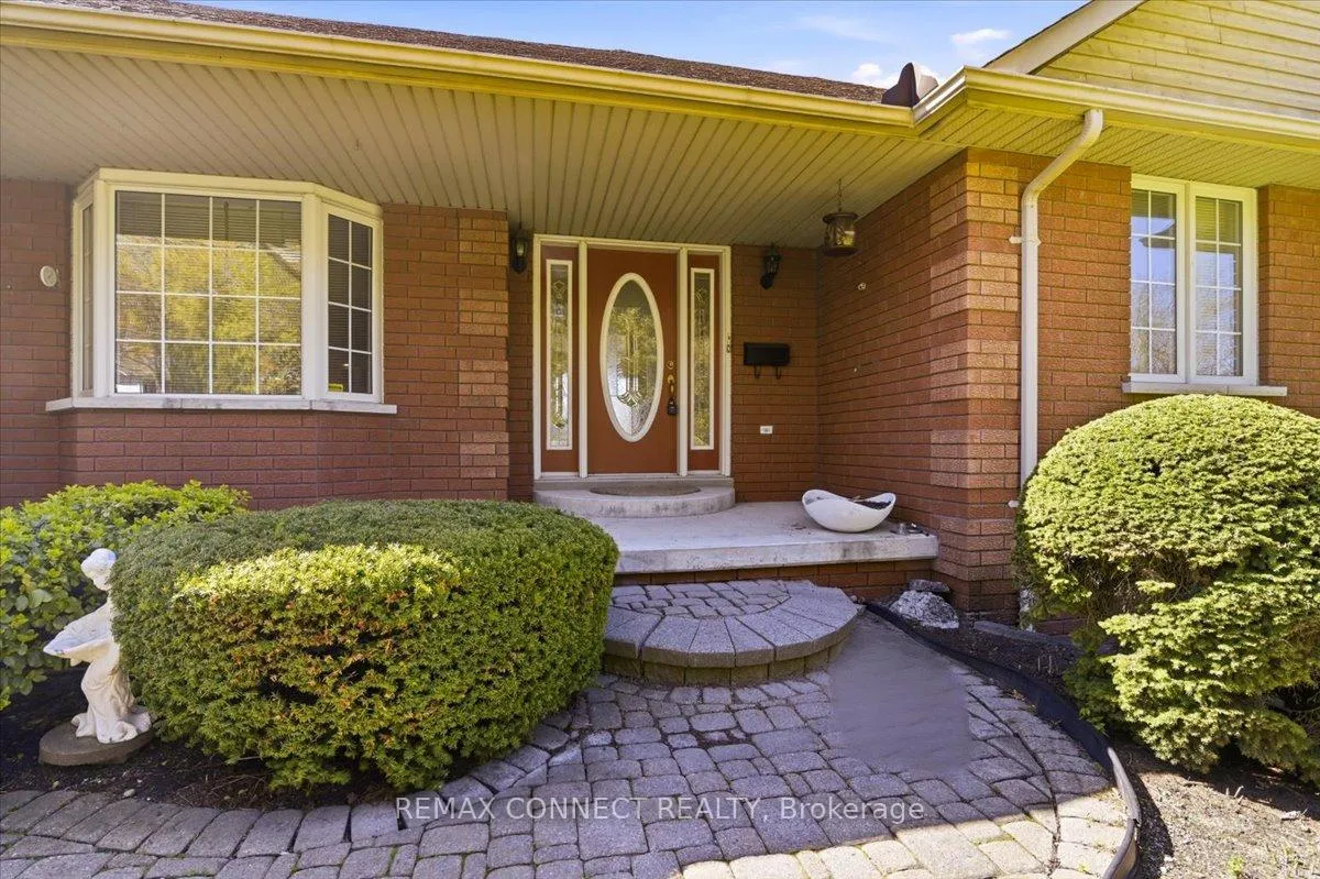 Photo 4 of 4 Sunrise Court, Cobourg — HOMEH