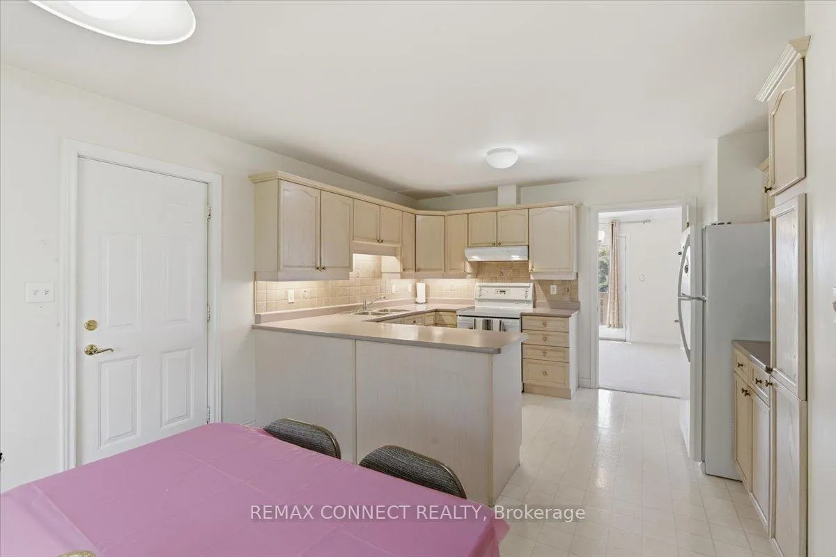 Photo 8 of 4 Sunrise Court, Cobourg — HOMEH
