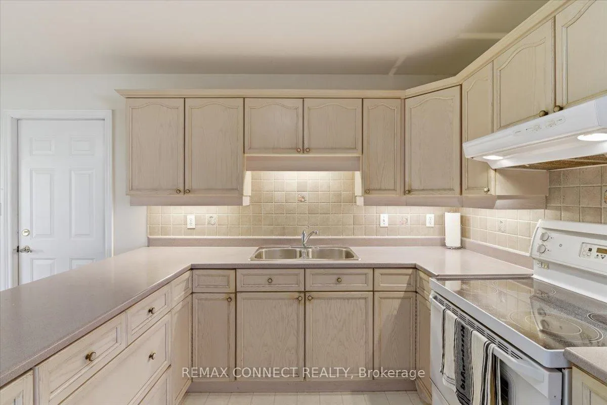 Photo 9 of 4 Sunrise Court, Cobourg — HOMEH