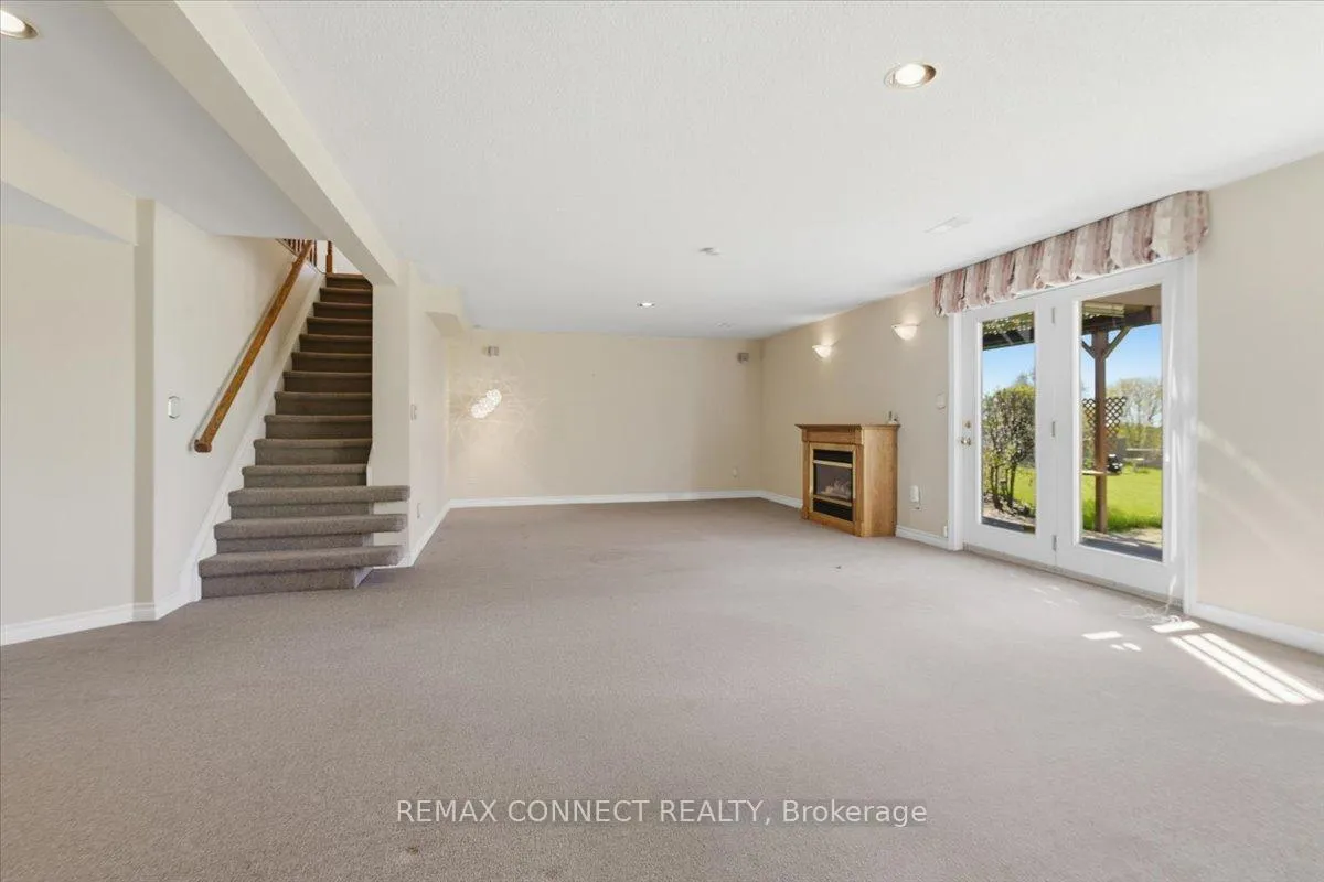 Photo 21 of 4 Sunrise Court, Cobourg — HOMEH