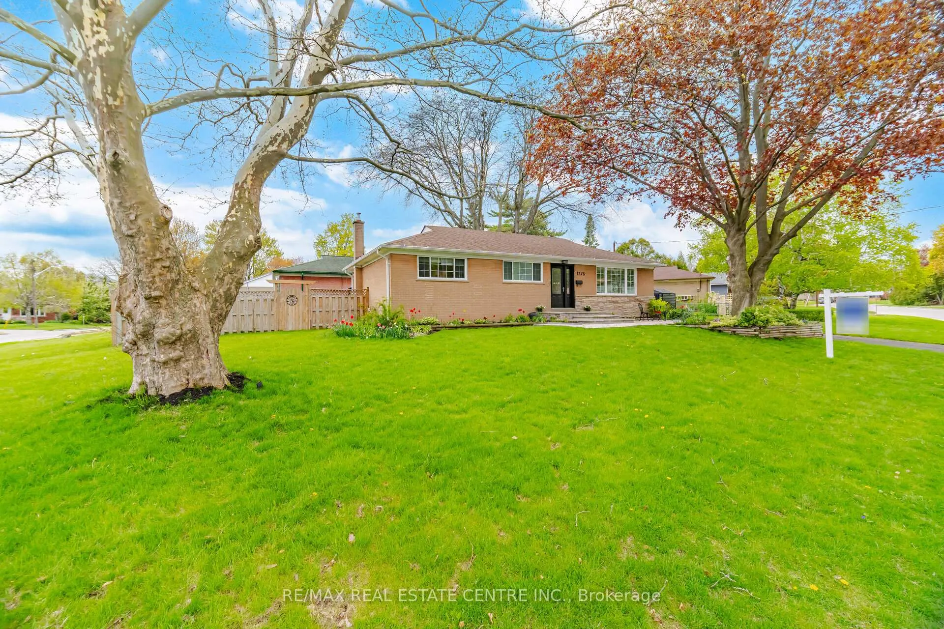 Front of 1376 Royal Drive