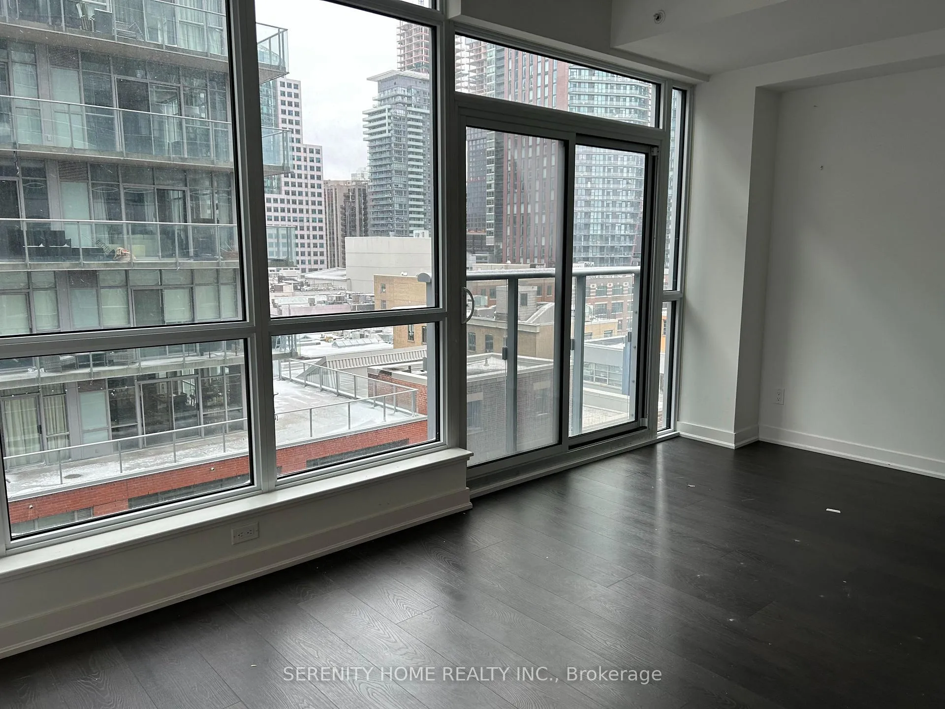 Photo 9 of Unit 805, 30 Nelson Street, Toronto, Waterfront Communities — HOMEH