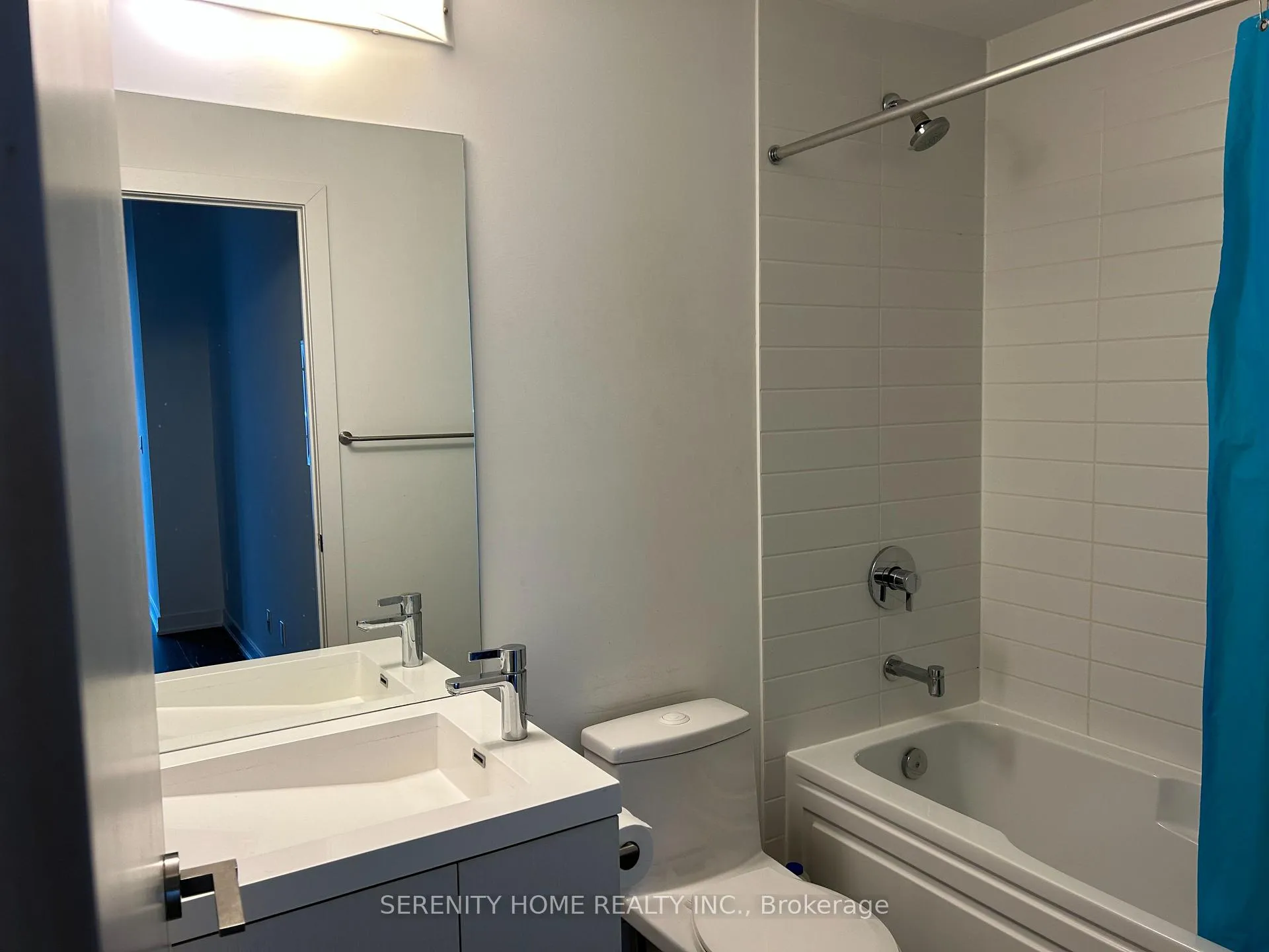 Photo 12 of Unit 805, 30 Nelson Street, Toronto, Waterfront Communities — HOMEH