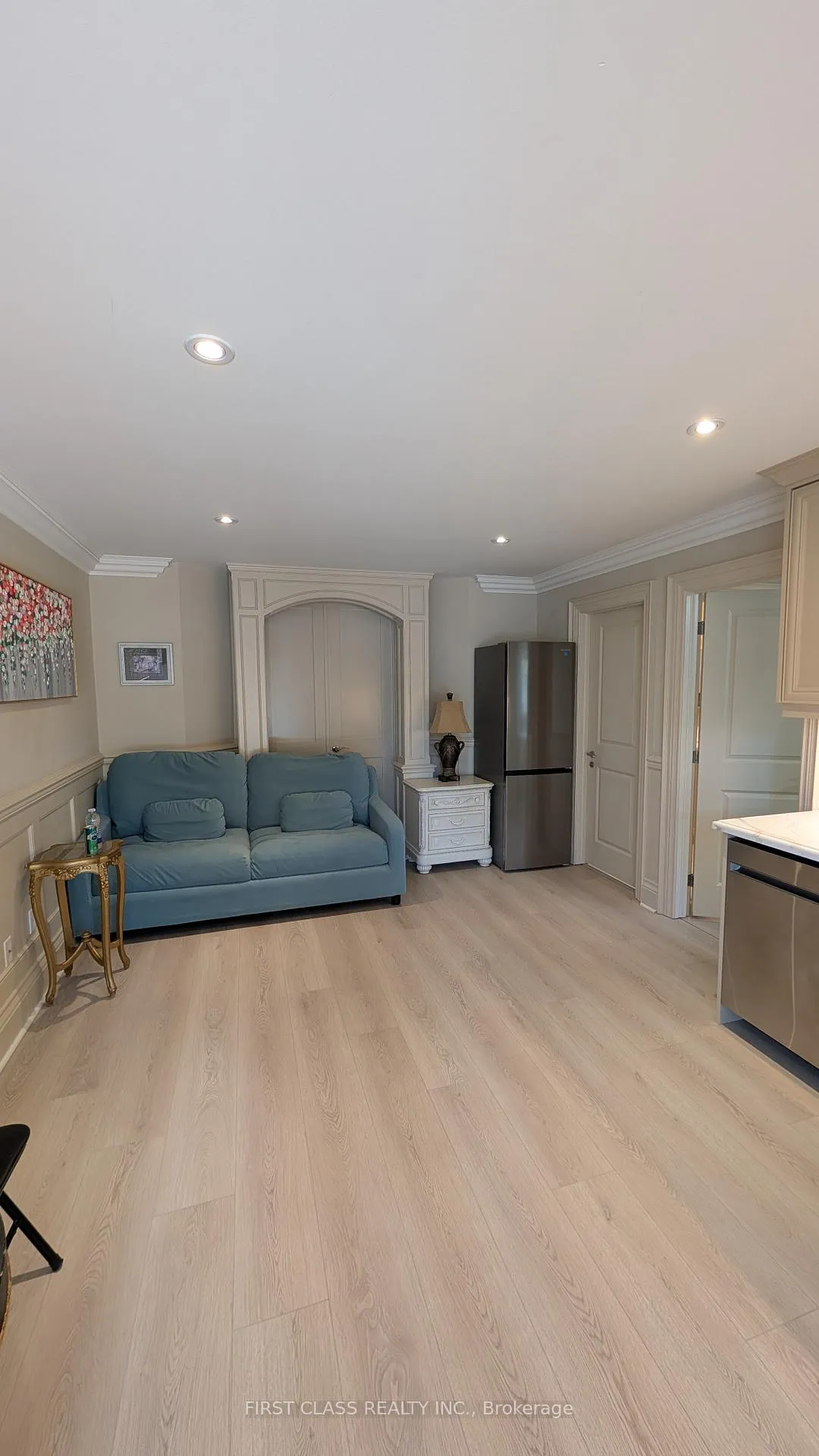 Photo 2 of Unit Main, 424 Roehampton Avenue, Toronto, Mount Pleasant East — HOMEH