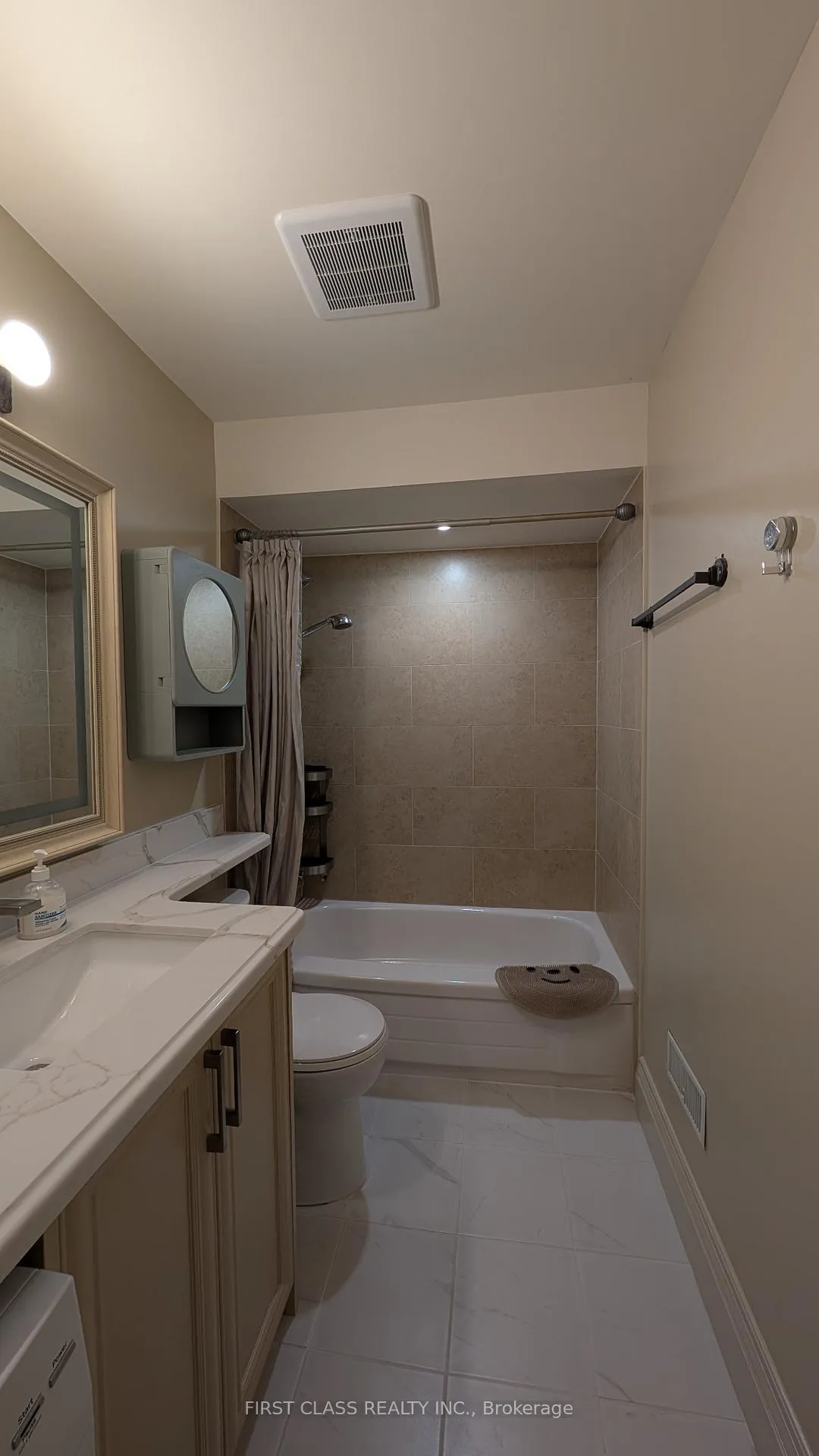 Photo 7 of Unit Main, 424 Roehampton Avenue, Toronto, Mount Pleasant East — HOMEH
