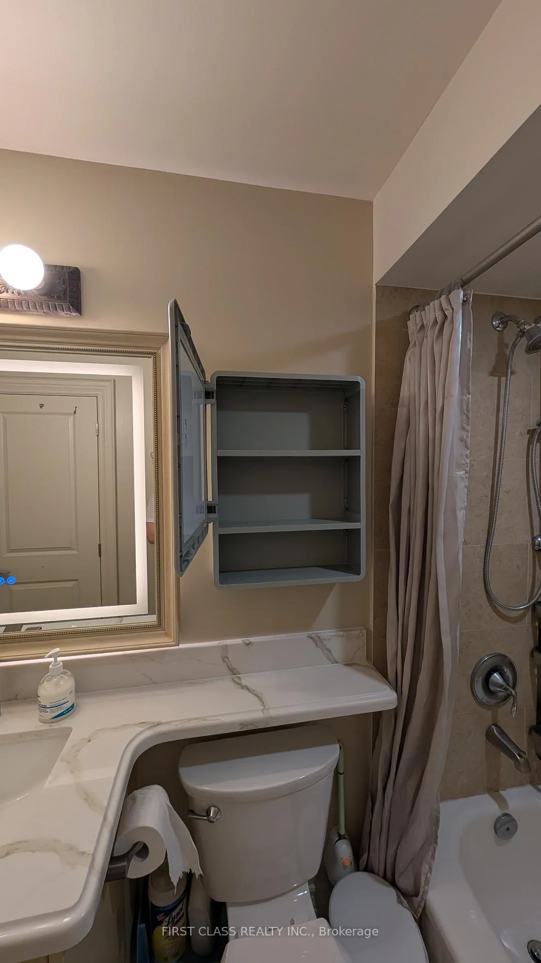 Photo 8 of Unit Main, 424 Roehampton Avenue, Toronto, Mount Pleasant East — HOMEH