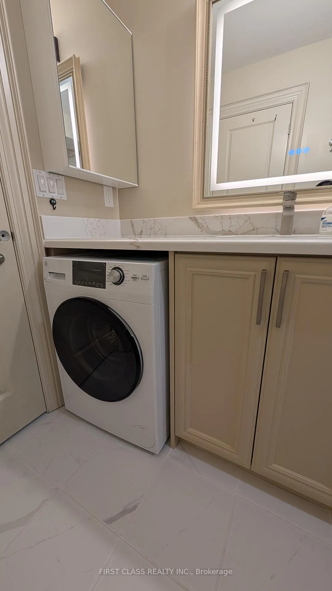 Photo 10 of Unit Main, 424 Roehampton Avenue, Toronto, Mount Pleasant East — HOMEH