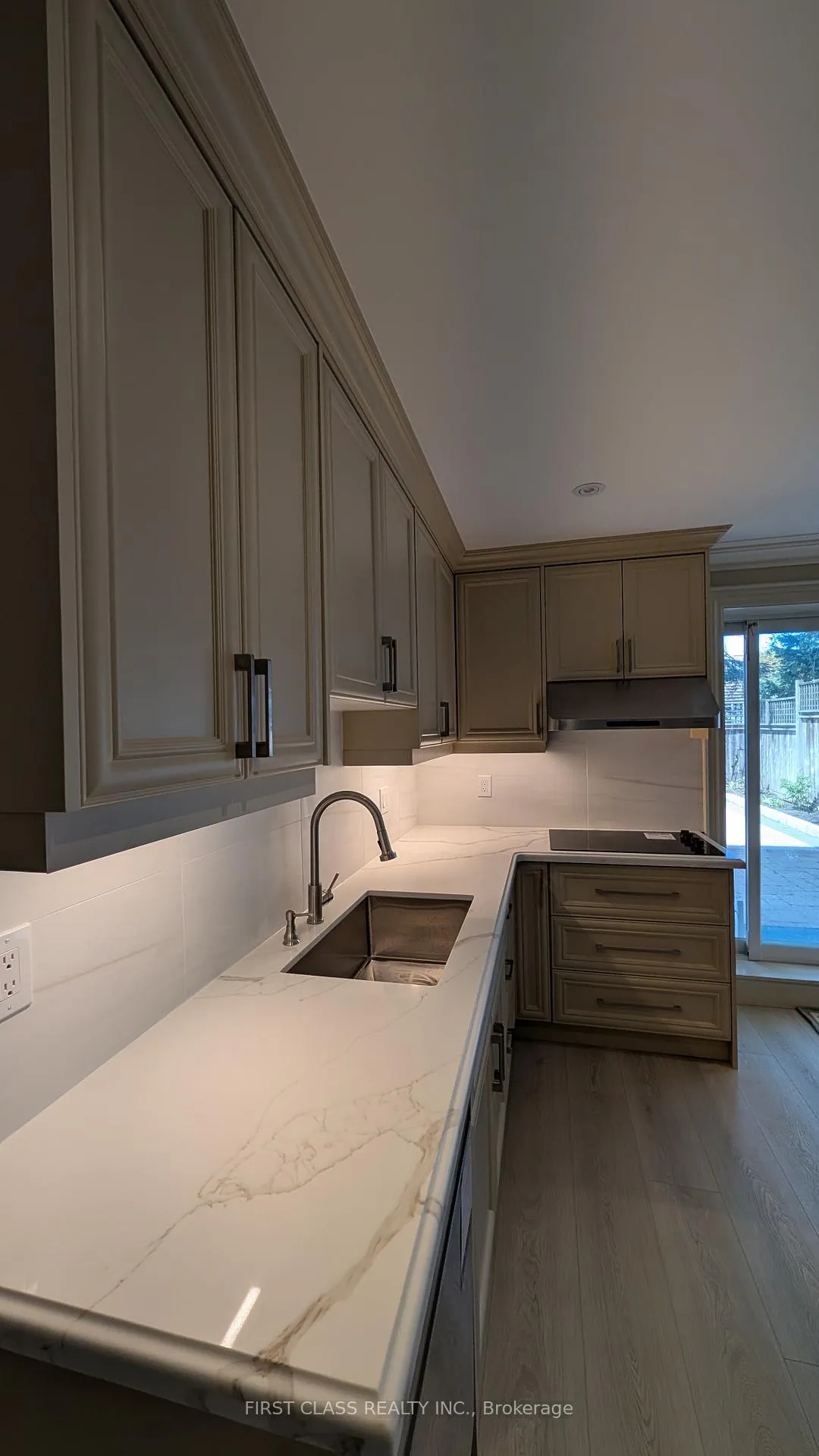 Photo 15 of Unit Main, 424 Roehampton Avenue, Toronto, Mount Pleasant East — HOMEH