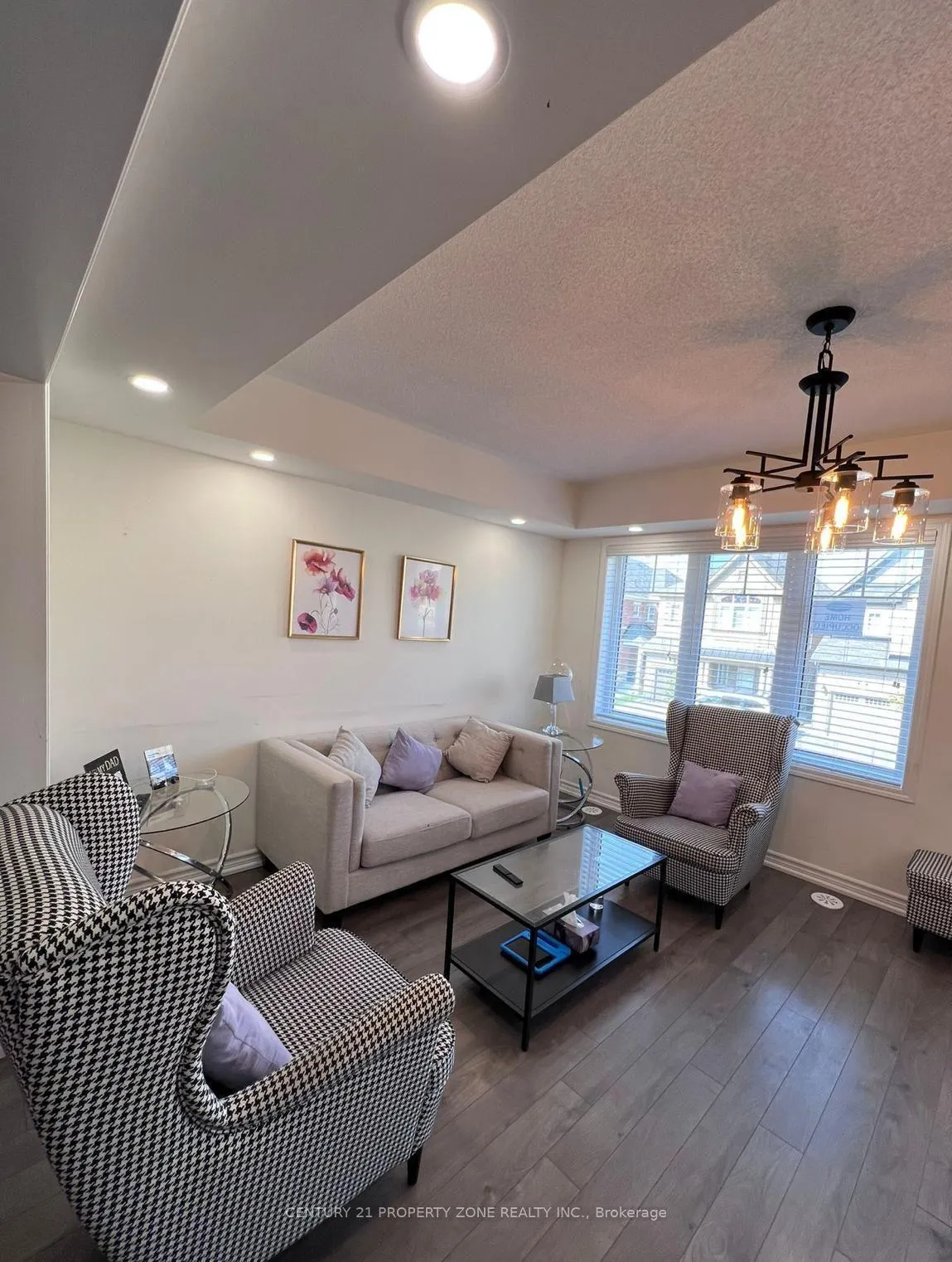 Photo 4 of 1232 Rose Way, Milton, Cobban — HOMEH