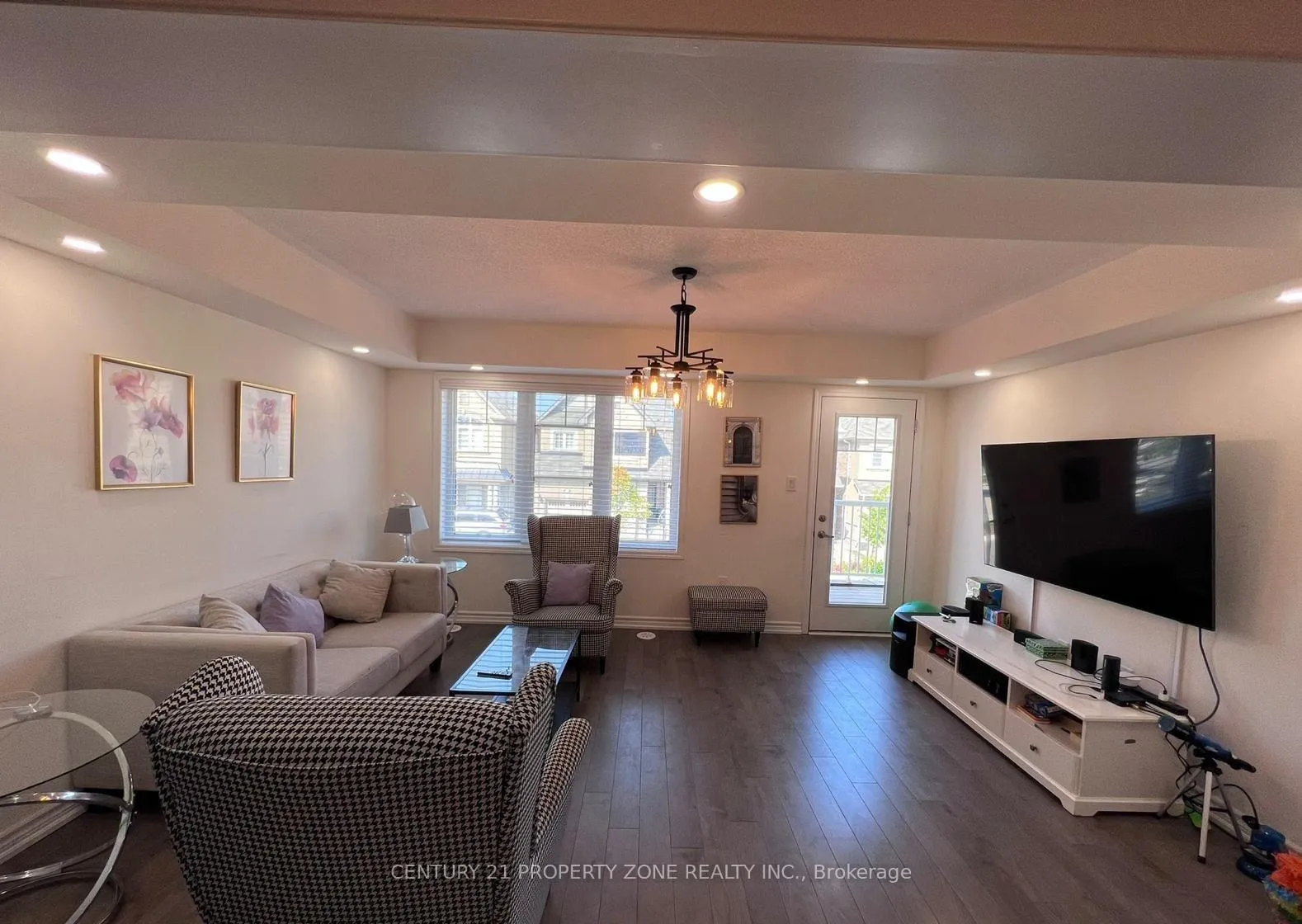 Photo 5 of 1232 Rose Way, Milton, Cobban — HOMEH