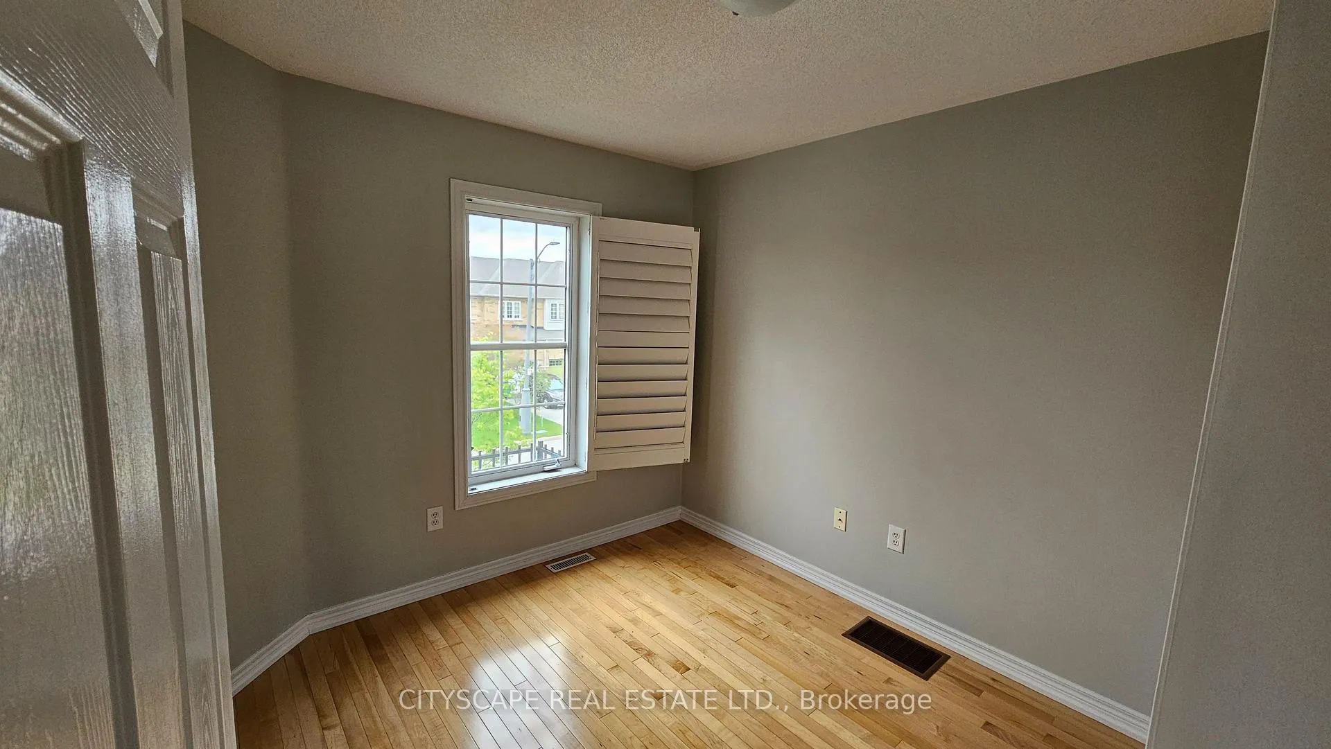 Photo 5 of 3740 Nightstar Drive, Mississauga, Churchill Meadows — HOMEH