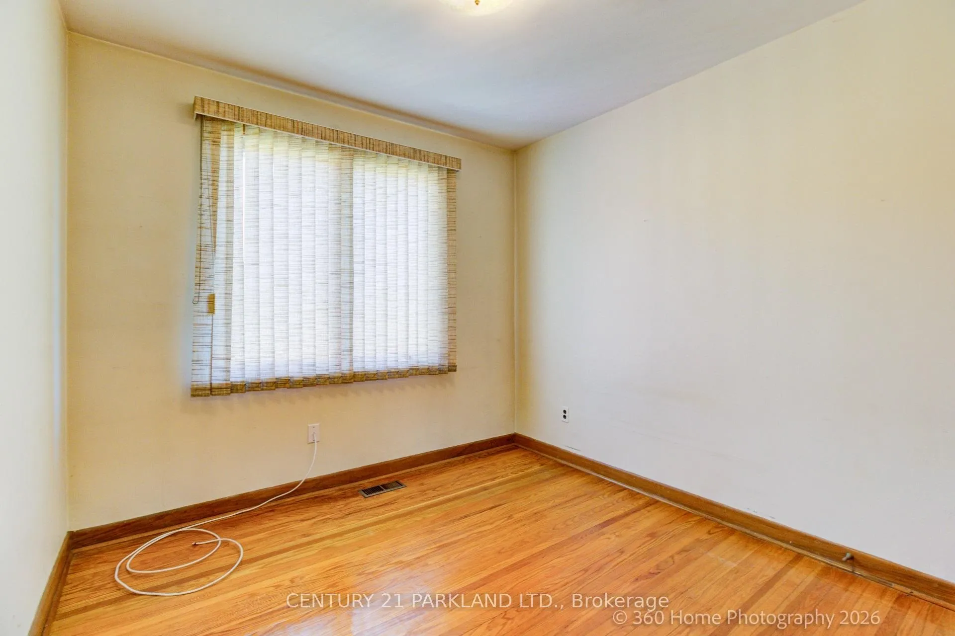 Photo 7 of 41 Brantwood Drive, Scarborough, Woburn — HOMEH