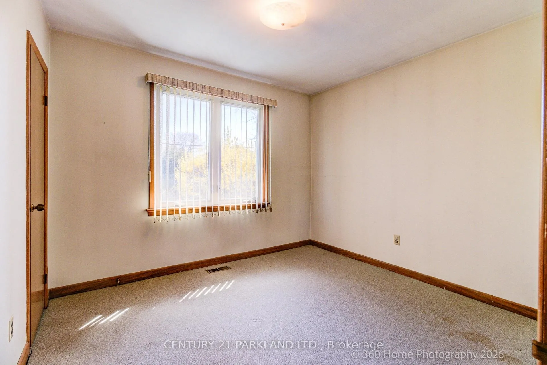 Photo 8 of 41 Brantwood Drive, Scarborough, Woburn — HOMEH