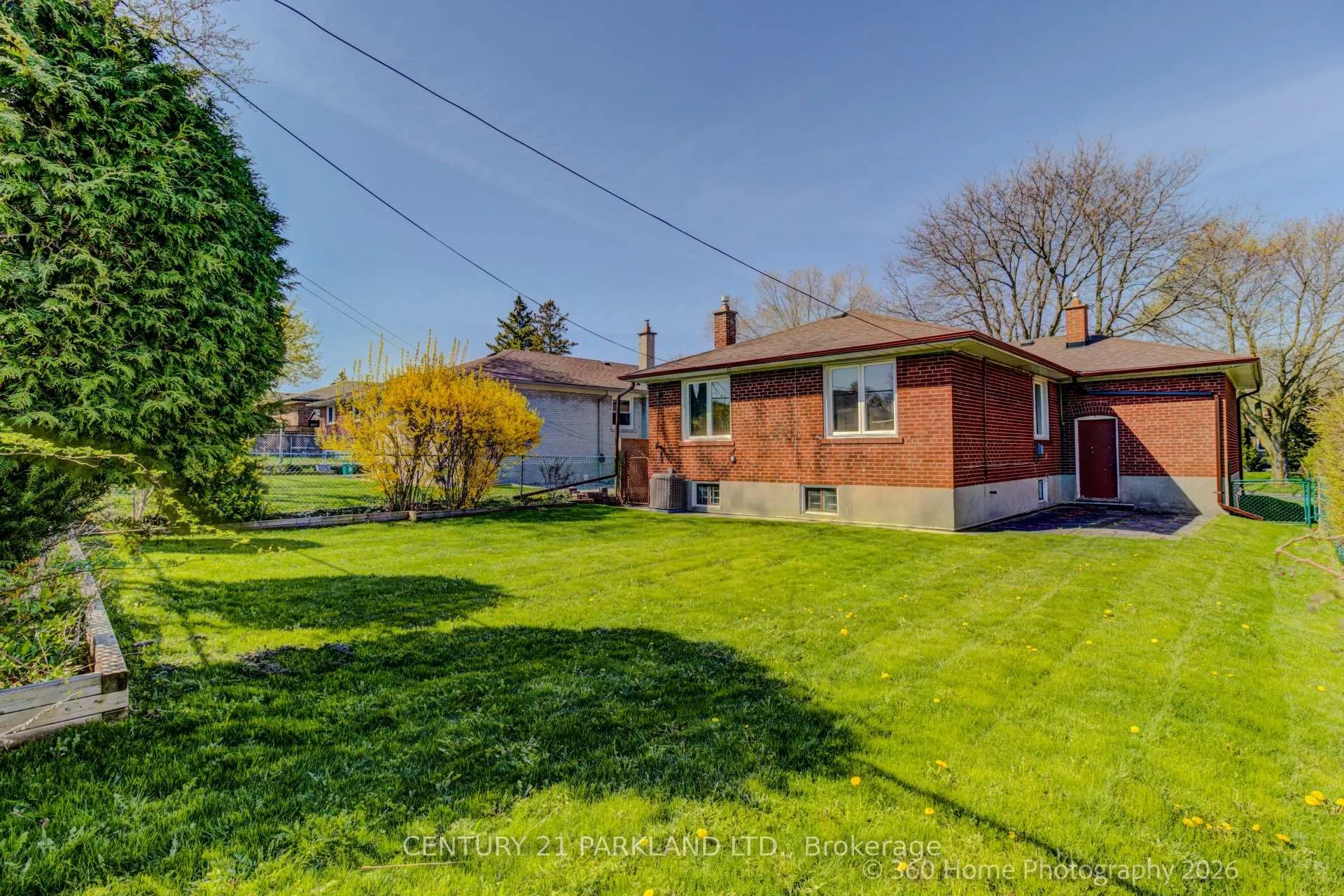 Photo 12 of 41 Brantwood Drive, Scarborough, Woburn — HOMEH