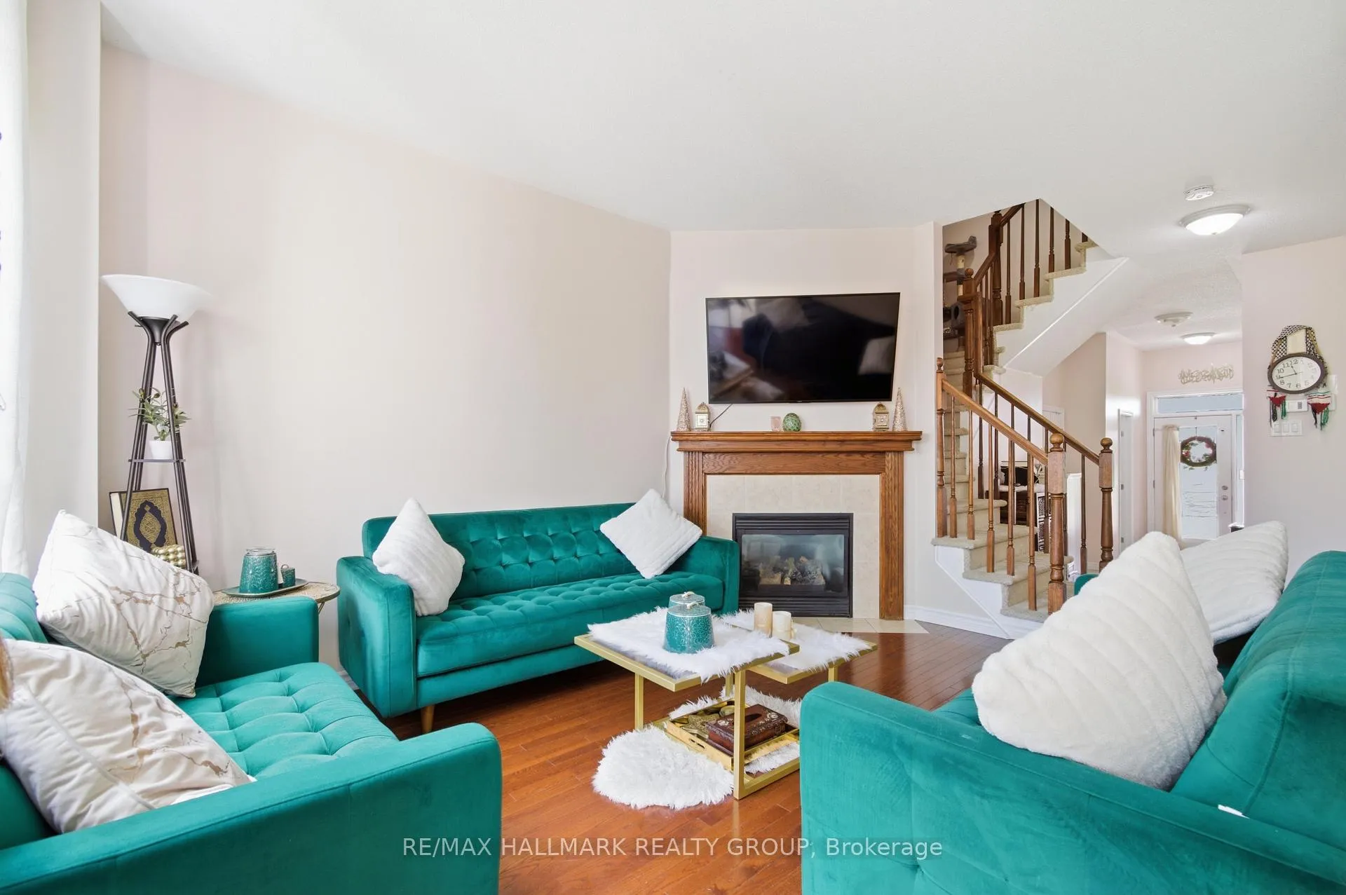 Photo 6 of 728 Cedar Creek Drive, Ottawa, Blossom Park/Kemp Park/Findlay Creek — HOMEH