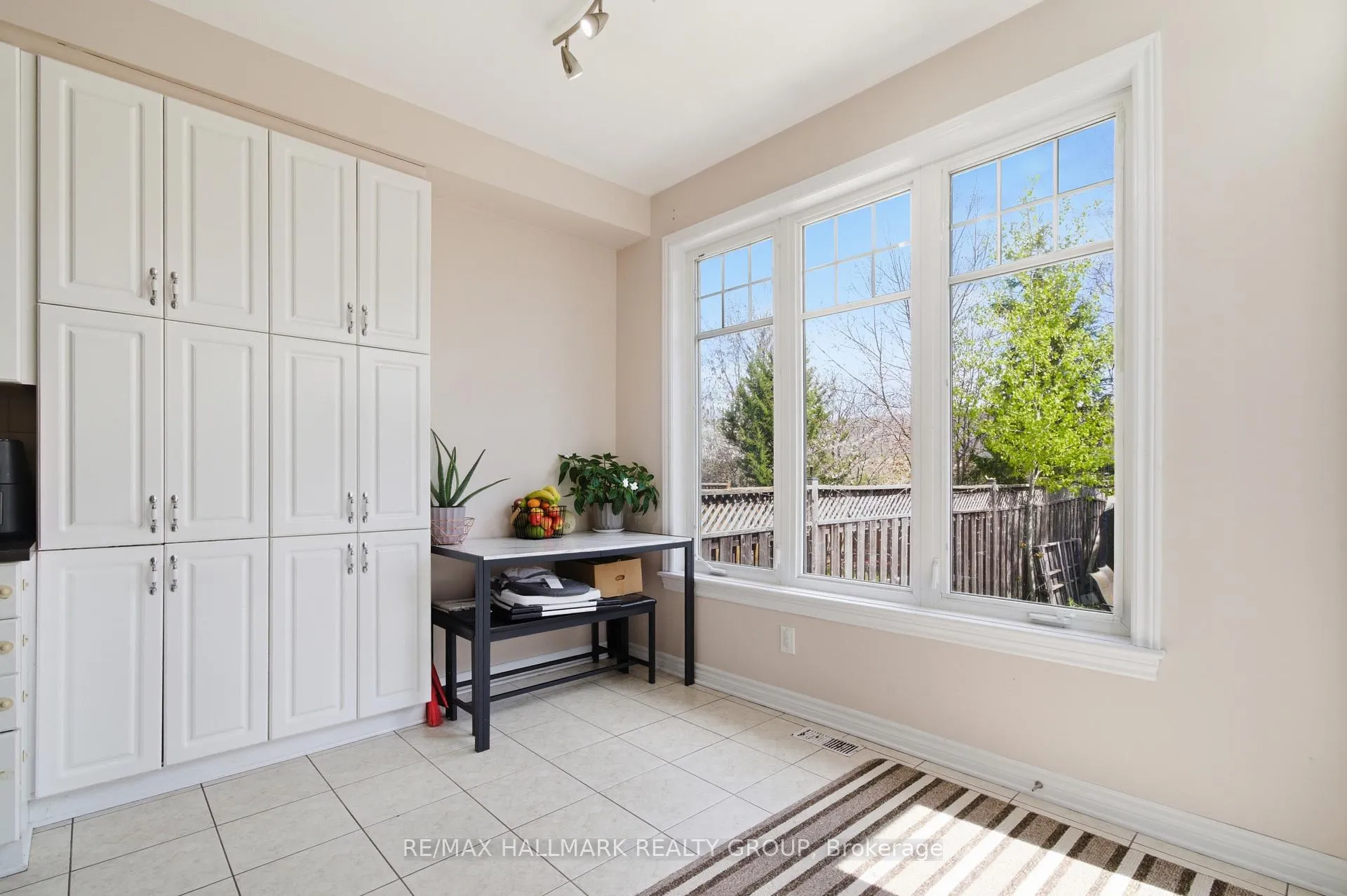 Photo 13 of 728 Cedar Creek Drive, Ottawa, Blossom Park/Kemp Park/Findlay Creek — HOMEH