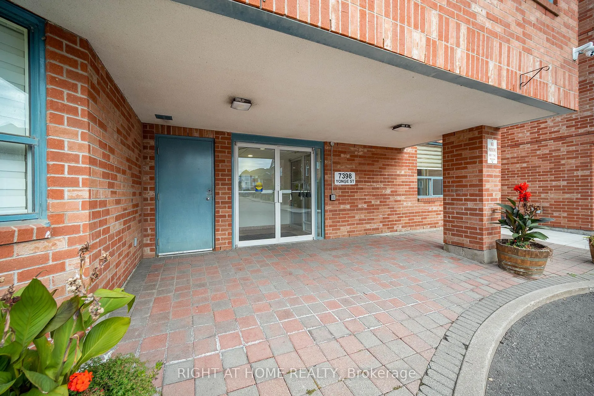 Photo 4 of Unit 107A, 7398 Yonge Street, Vaughan, Crestwood-Springfarm-Yorkhill — HOMEH