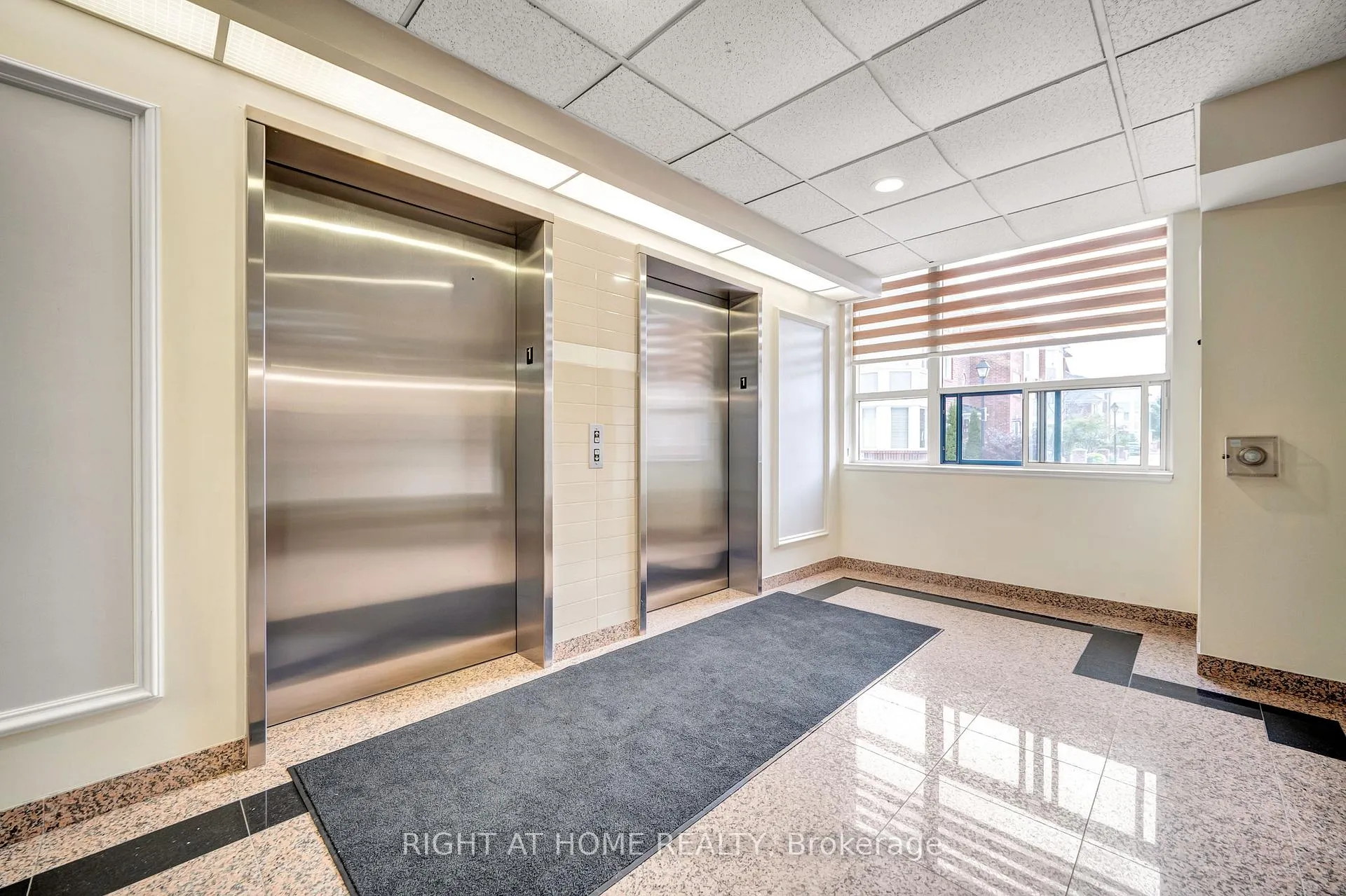 Photo 7 of Unit 107A, 7398 Yonge Street, Vaughan, Crestwood-Springfarm-Yorkhill — HOMEH