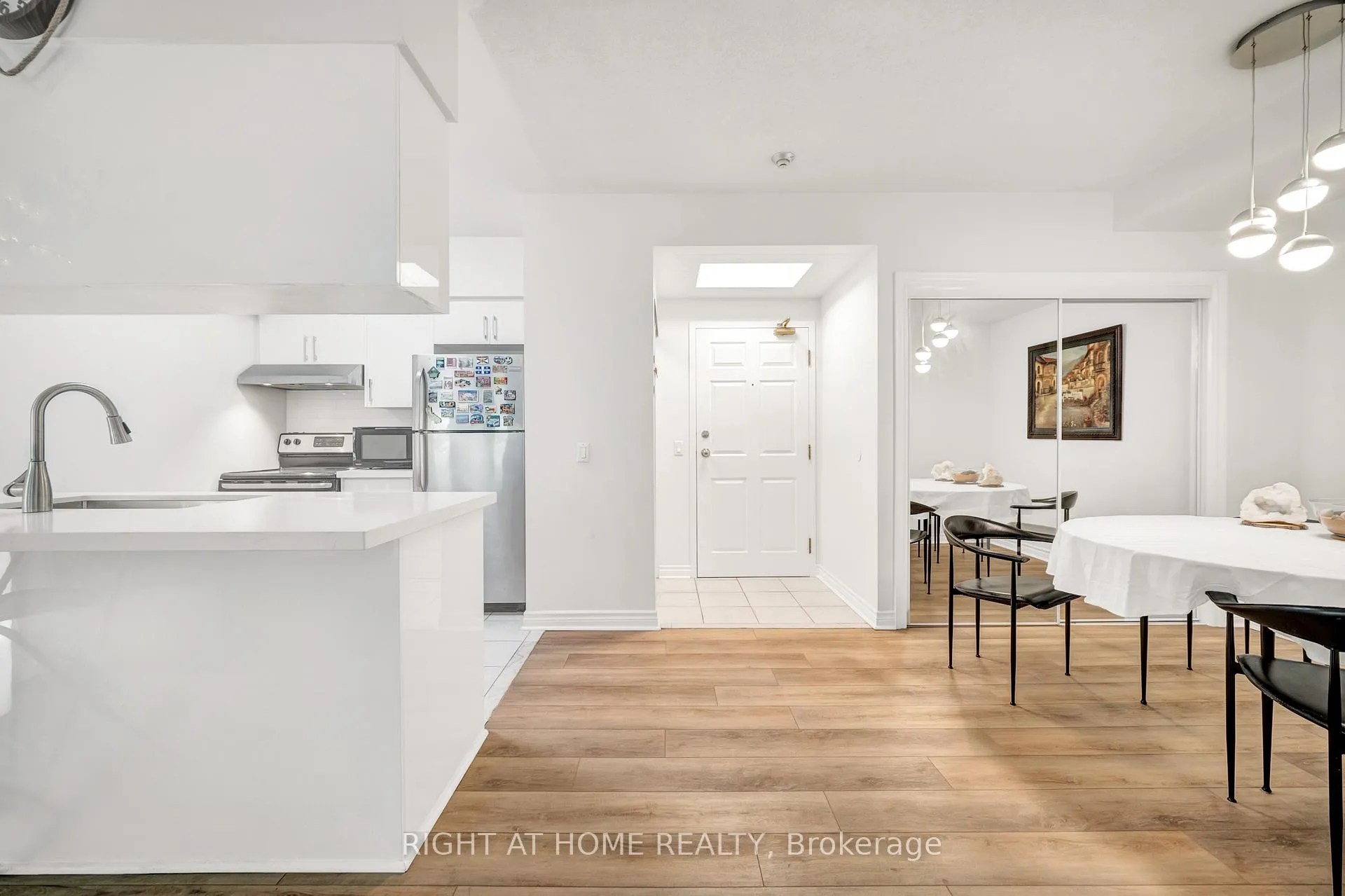 Photo 14 of Unit 107A, 7398 Yonge Street, Vaughan, Crestwood-Springfarm-Yorkhill — HOMEH