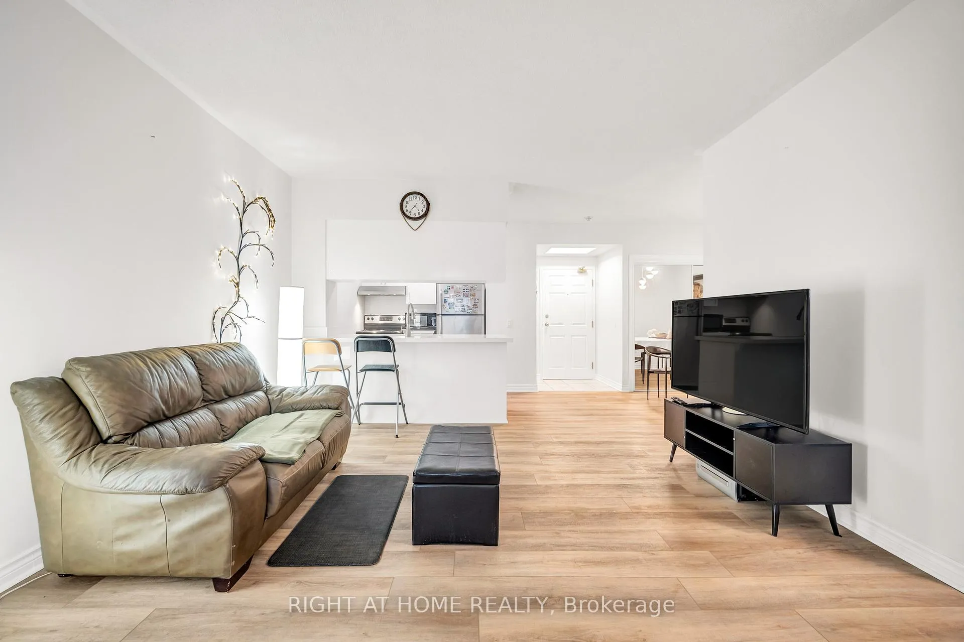 Photo 22 of Unit 107A, 7398 Yonge Street, Vaughan, Crestwood-Springfarm-Yorkhill — HOMEH