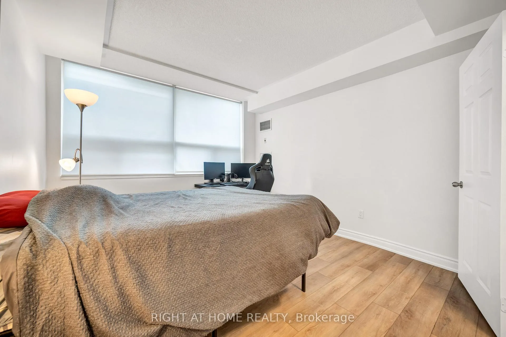 Photo 32 of Unit 107A, 7398 Yonge Street, Vaughan, Crestwood-Springfarm-Yorkhill — HOMEH