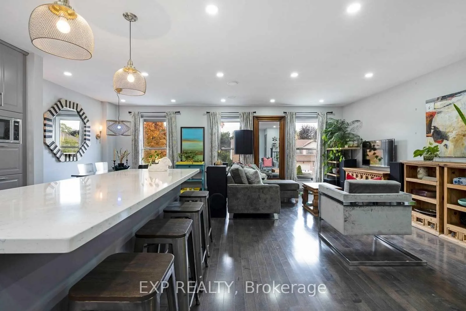 Photo 2 of 43 Floribunda Crescent, Brampton, Bramalea West Industrial — HOMEH