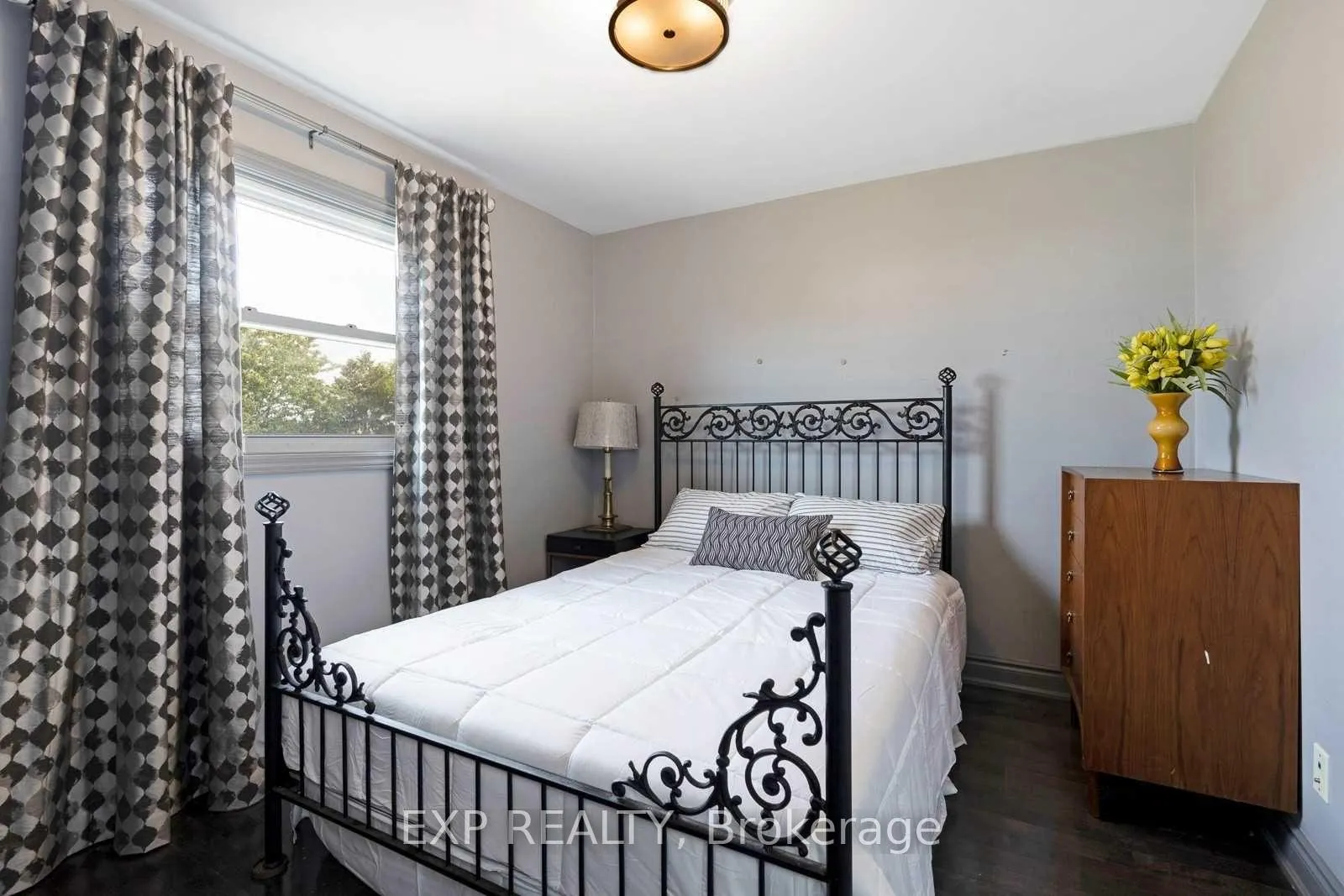 Photo 11 of 43 Floribunda Crescent, Brampton, Bramalea West Industrial — HOMEH