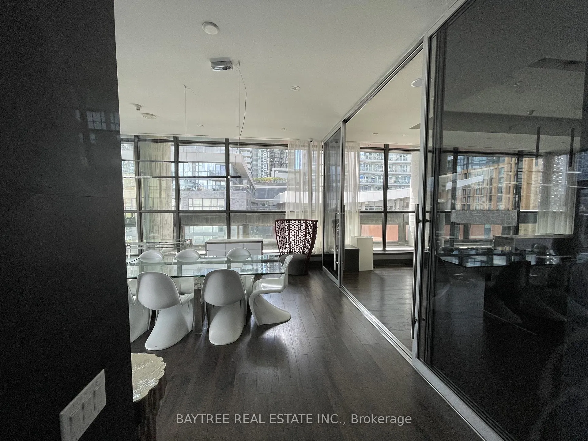 Photo 19 of Unit 2202, 290 Adelaide Street, Toronto, Waterfront Communities — HOMEH