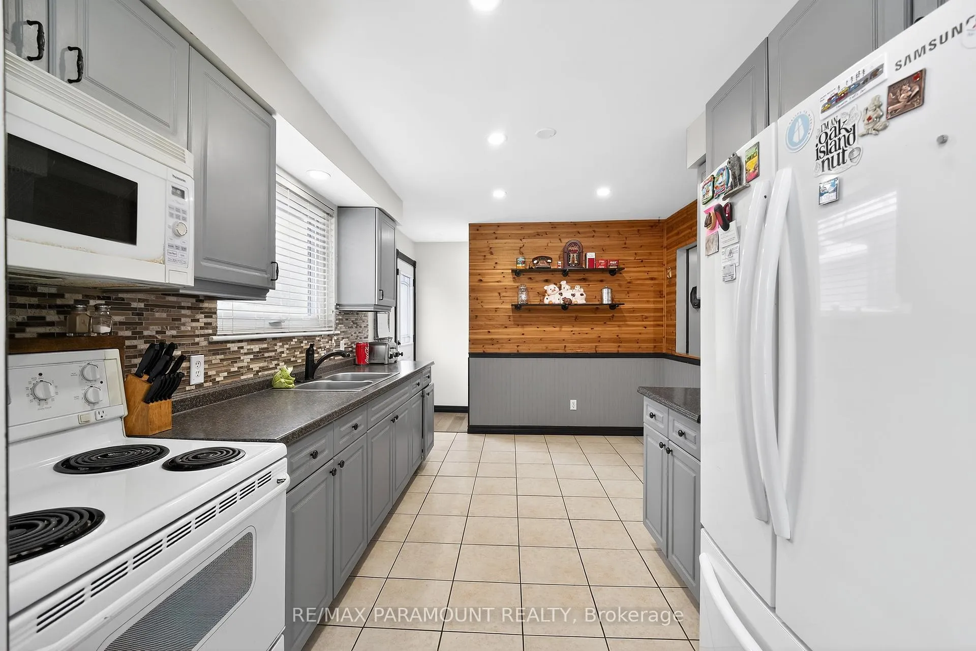 Photo 15 of 202 Archdekin Drive, Brampton, Madoc — HOMEH