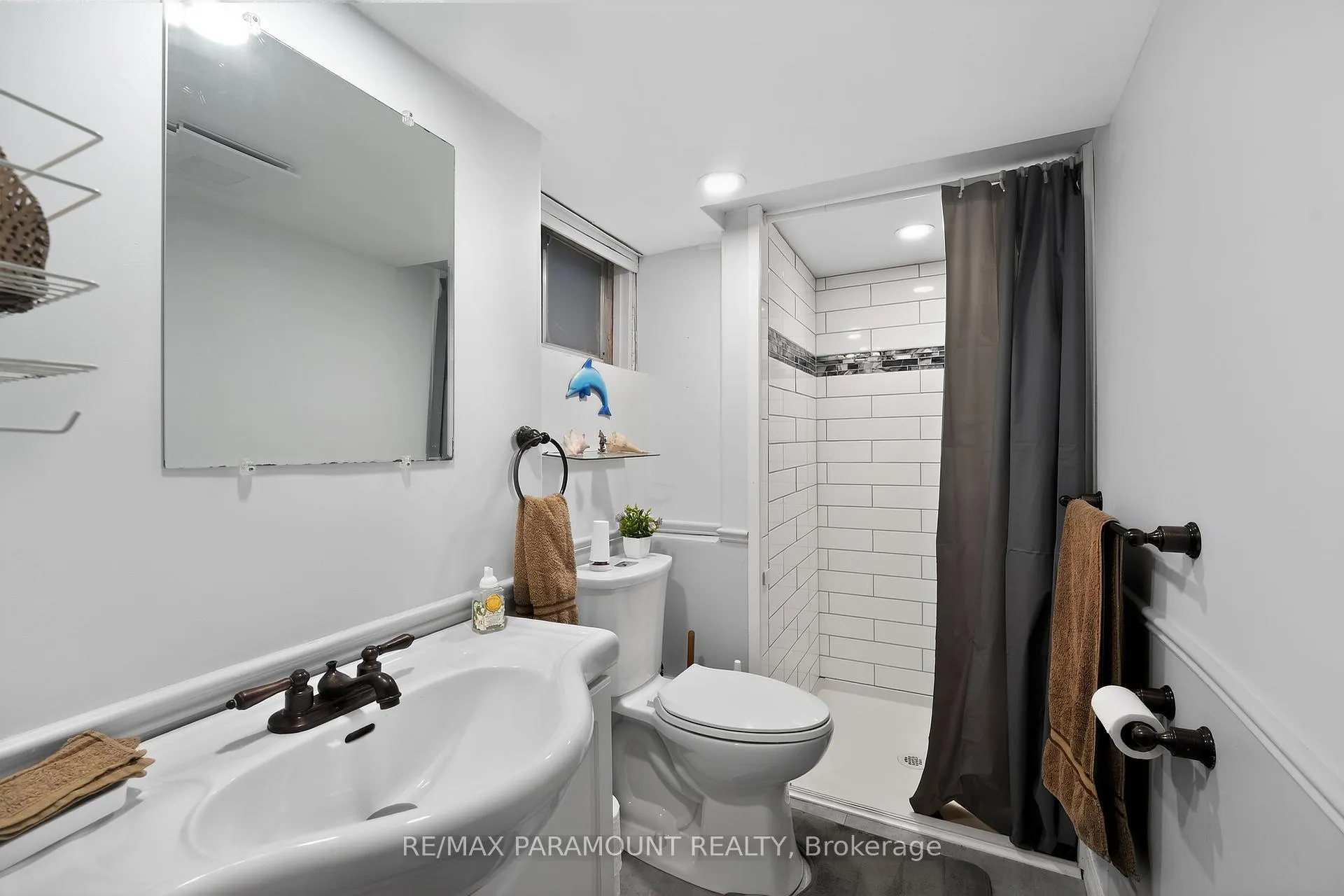 Photo 37 of 202 Archdekin Drive, Brampton, Madoc — HOMEH