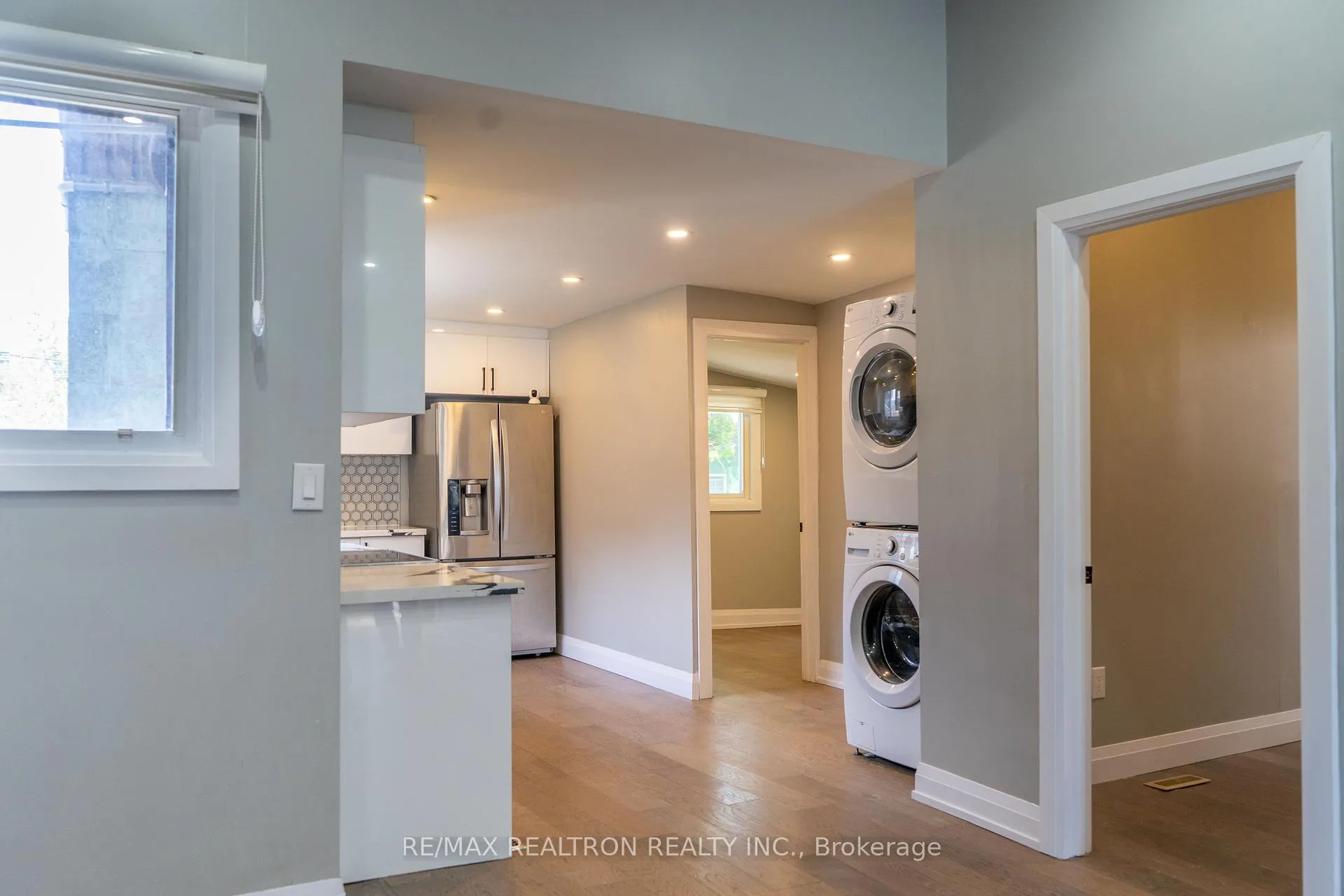 Photo 5 of 97 Emerald Street N, Hamilton, Landsdale — HOMEH