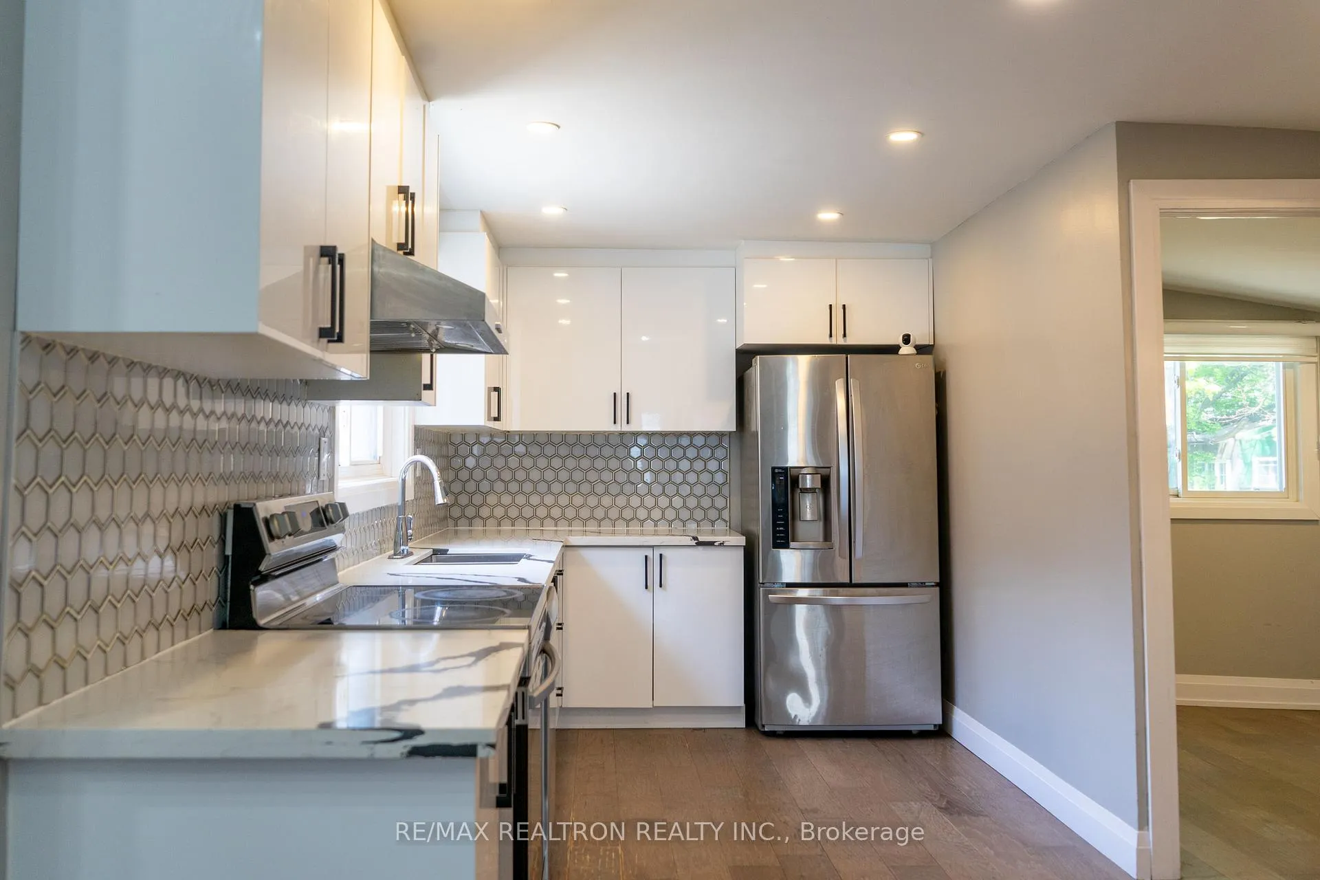 Photo 6 of 97 Emerald Street N, Hamilton, Landsdale — HOMEH
