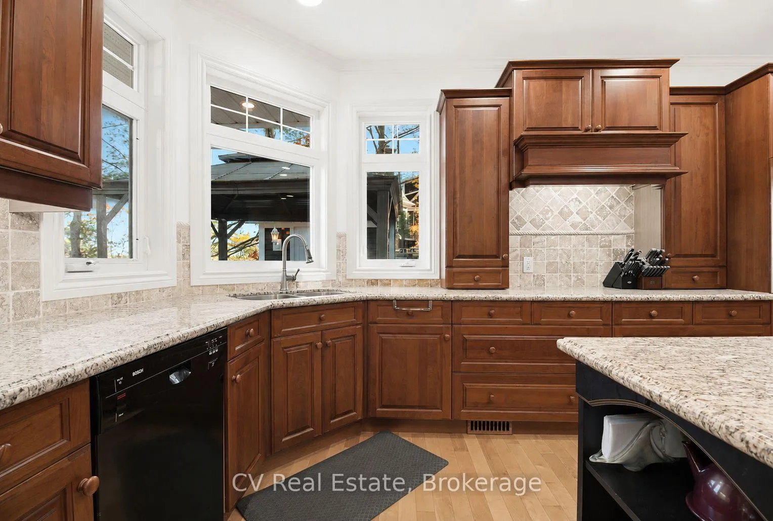 Photo 24 of 1060 S Sunset Bay Rd, Gravenhurst, Muskoka (S) — HOMEH