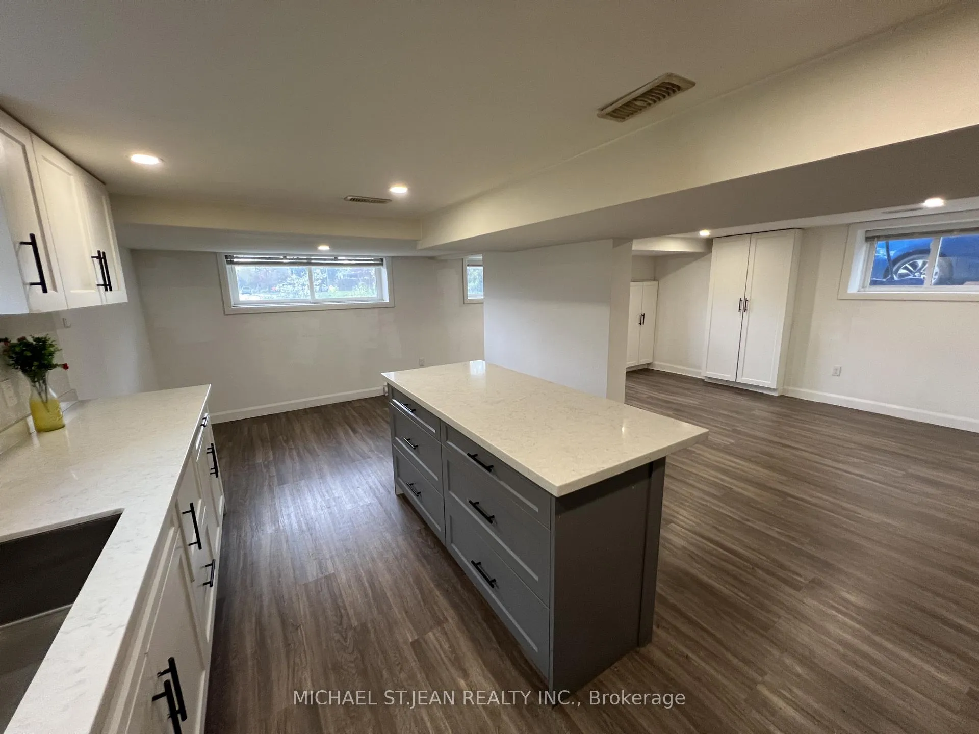 Photo 5 of Unit Lower, 176 Queensdale Avenue E, Hamilton, Centremount — HOMEH