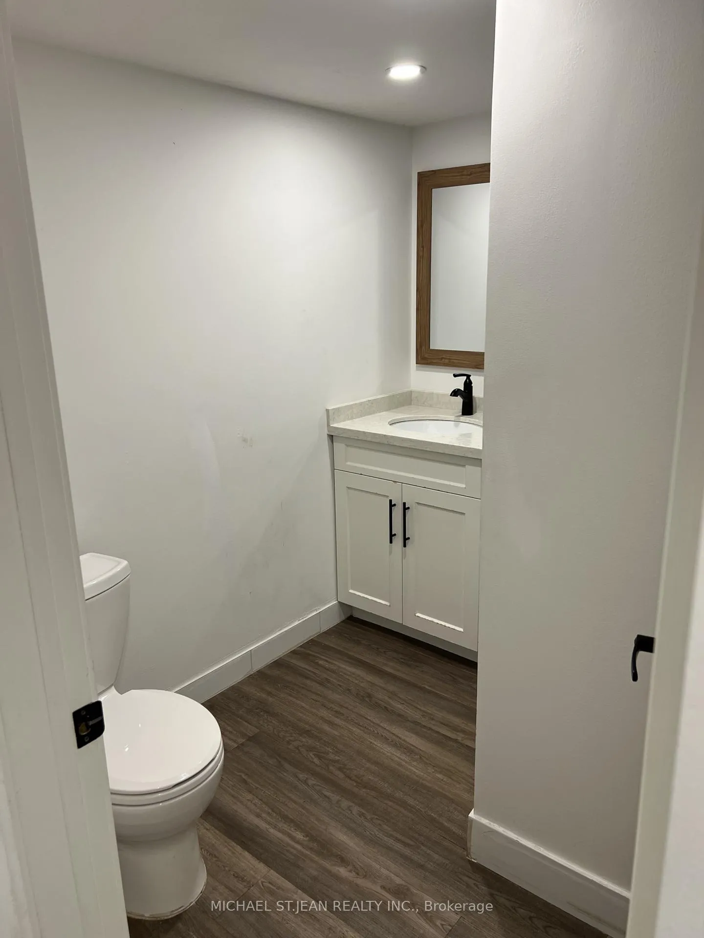 Photo 10 of Unit Lower, 176 Queensdale Avenue E, Hamilton, Centremount — HOMEH