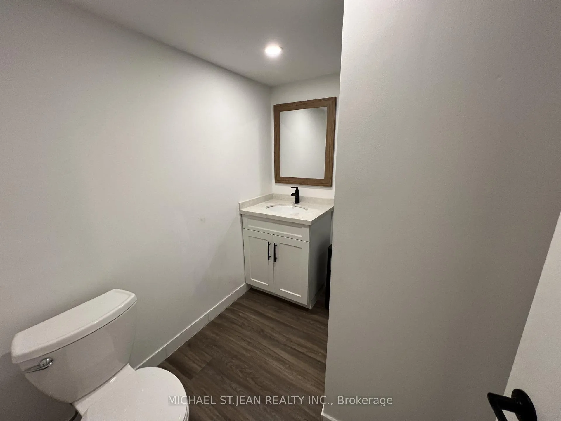 Photo 11 of Unit Lower, 176 Queensdale Avenue E, Hamilton, Centremount — HOMEH