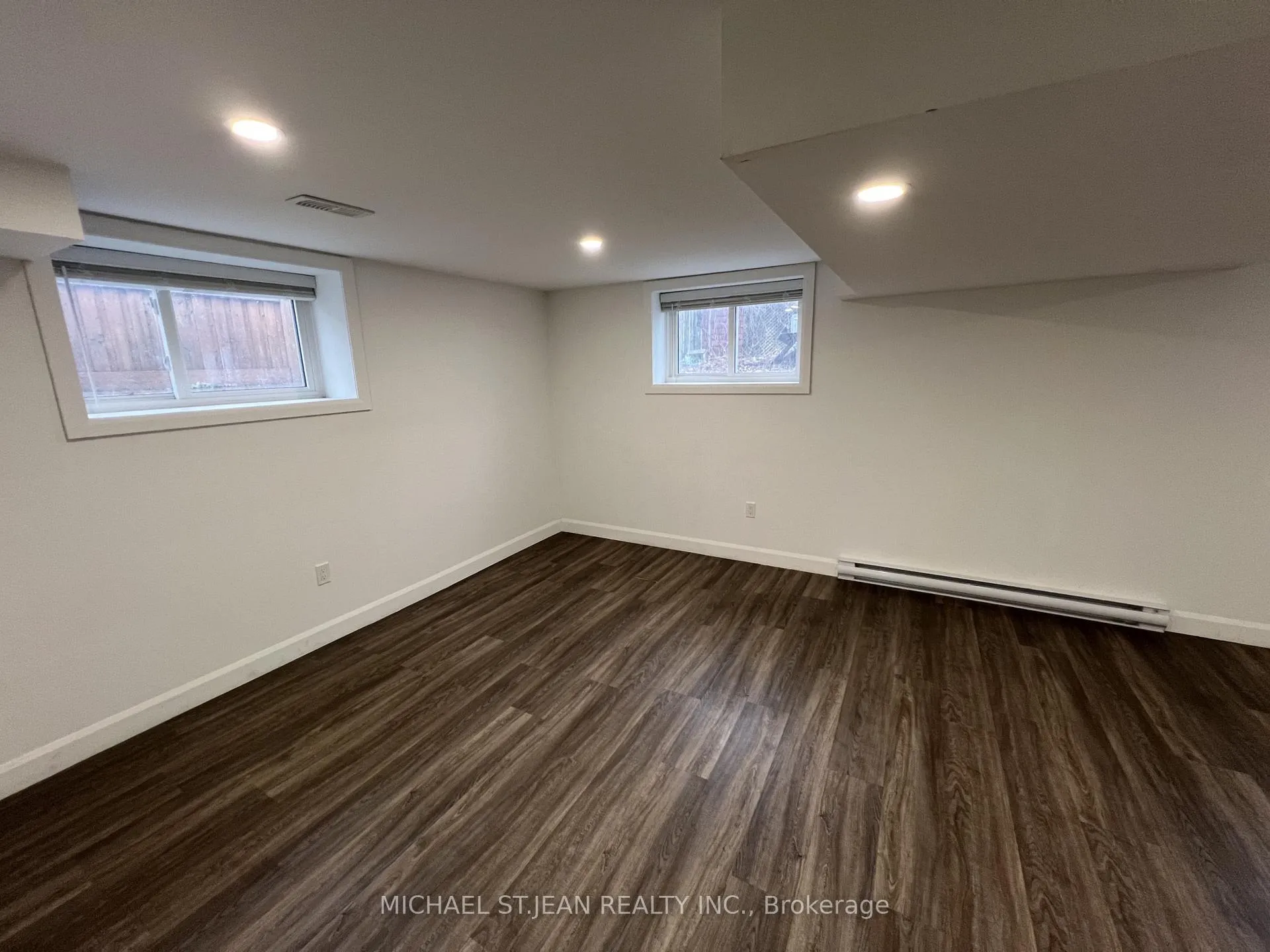 Photo 13 of Unit Lower, 176 Queensdale Avenue E, Hamilton, Centremount — HOMEH