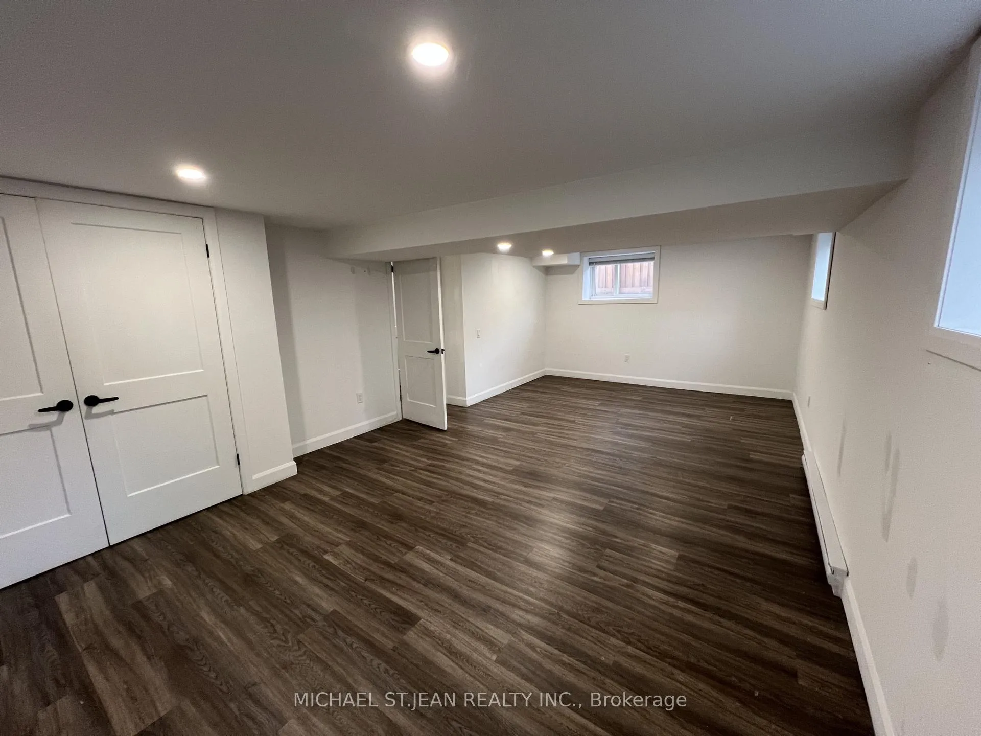 Photo 16 of Unit Lower, 176 Queensdale Avenue E, Hamilton, Centremount — HOMEH