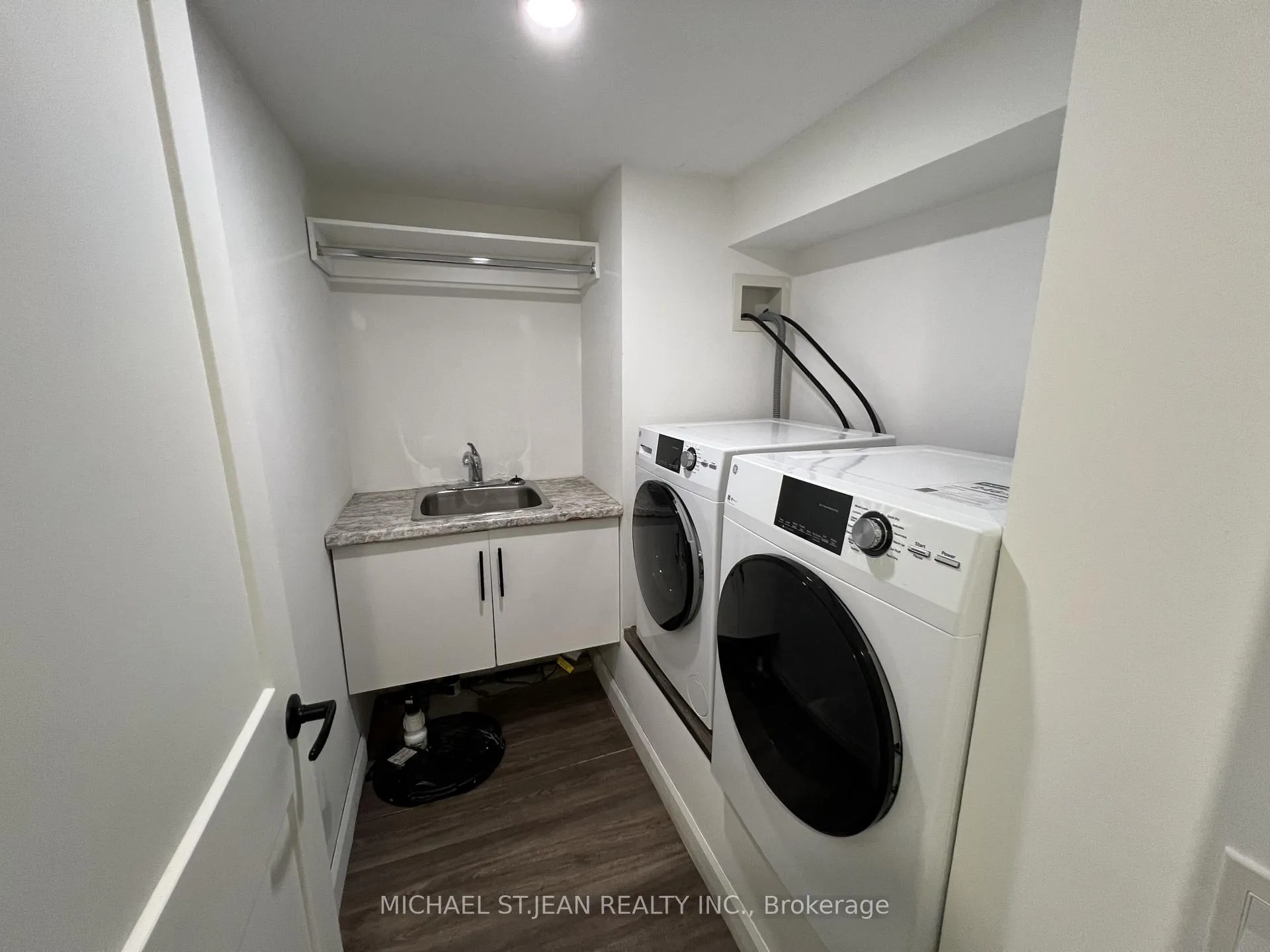 Photo 25 of Unit Lower, 176 Queensdale Avenue E, Hamilton, Centremount — HOMEH