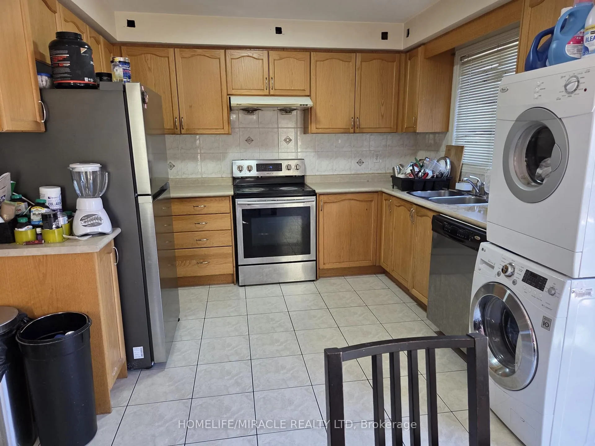 Photo 4 of 62 Skylar Circle, Brampton, Bram East — HOMEH