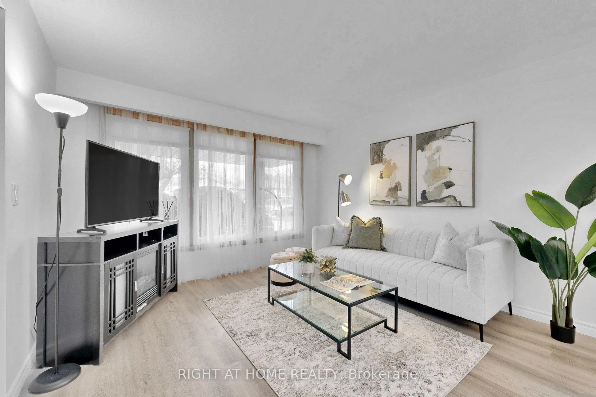 Photo 6 of 343 Fairlawn Street, Oshawa, McLaughlin — HOMEH