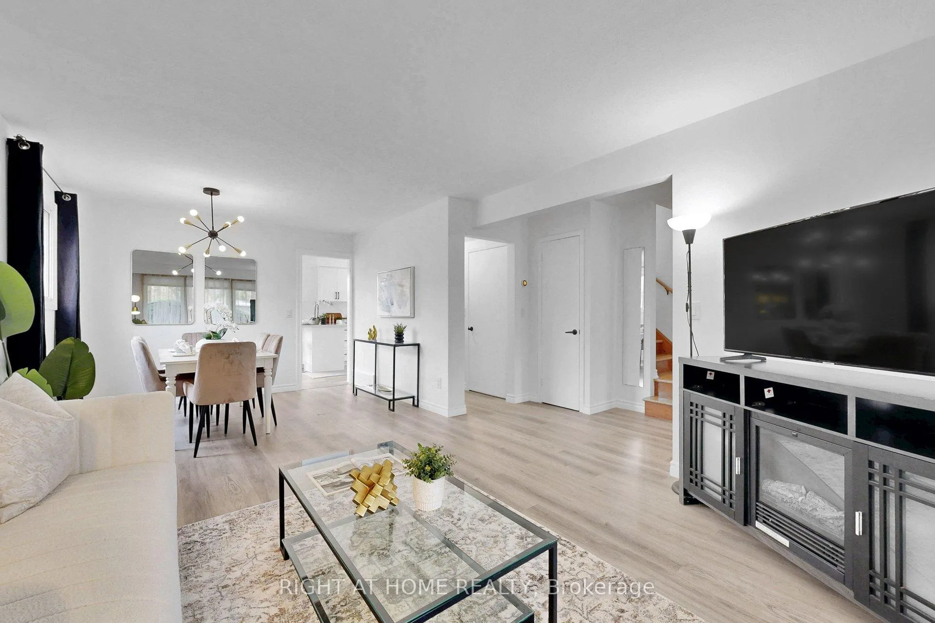 Photo 7 of 343 Fairlawn Street, Oshawa, McLaughlin — HOMEH