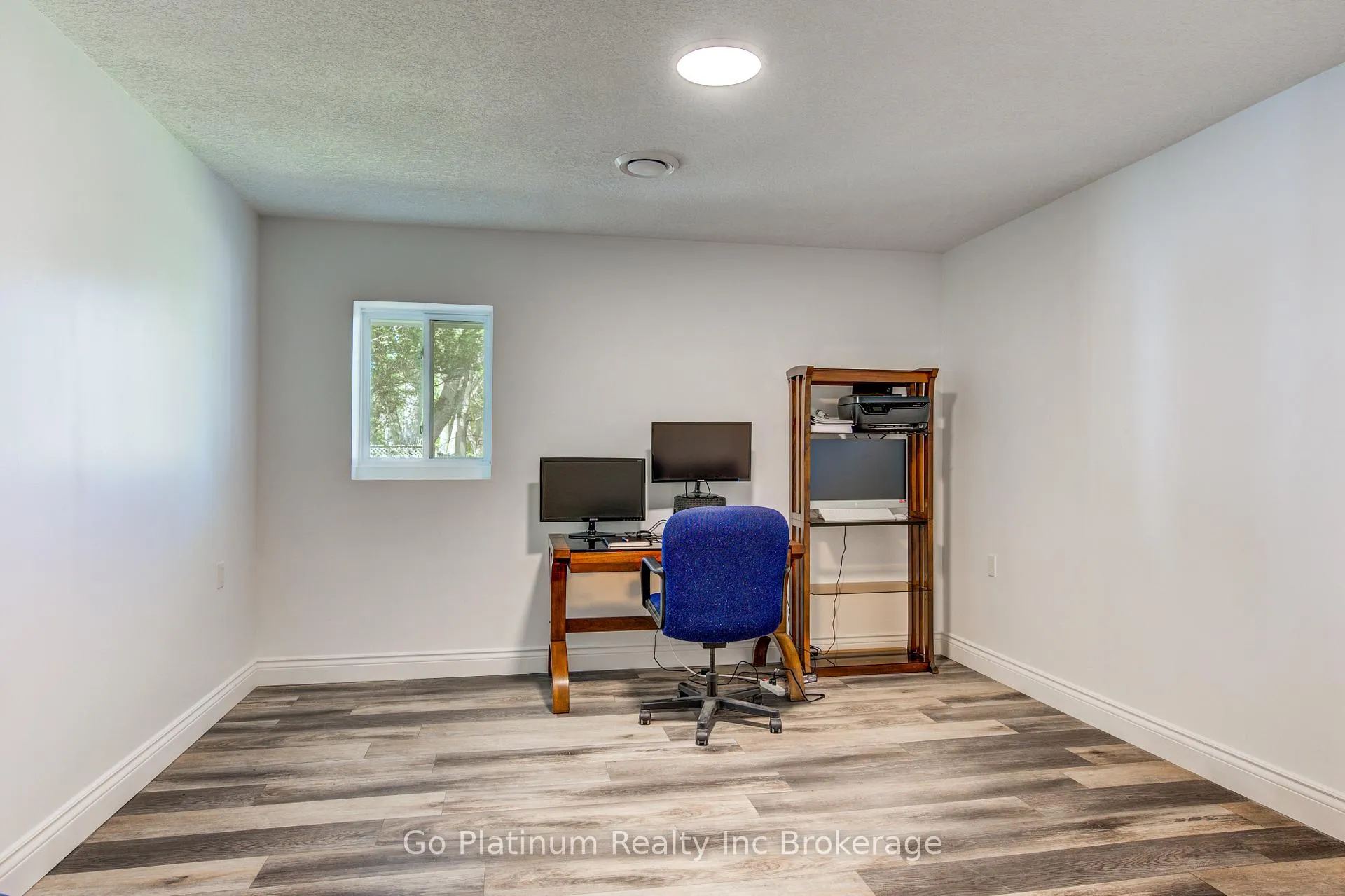 Photo 21 of 430 Main Street E, Norwich, Springford — HOMEH