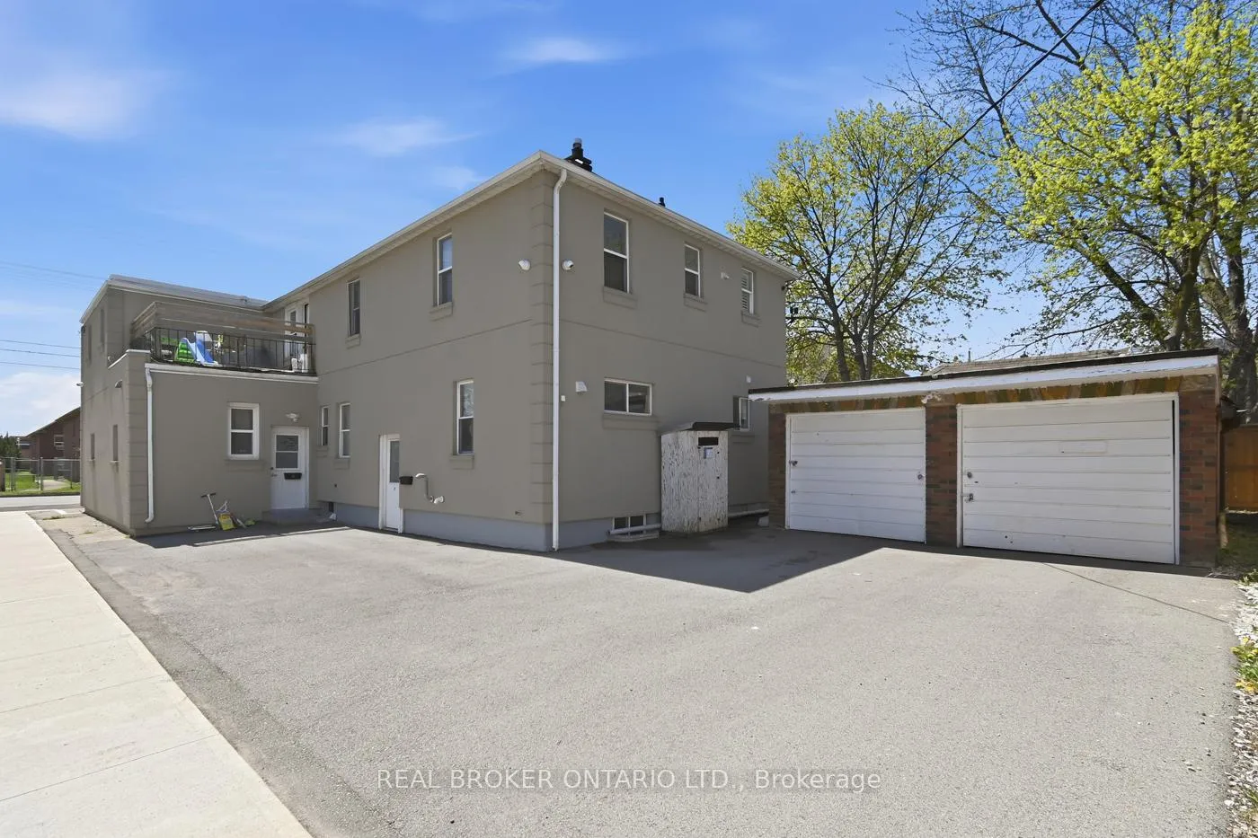 Photo 2 of 256 Lincoln Street, Welland, Welland Downtown — HOMEH