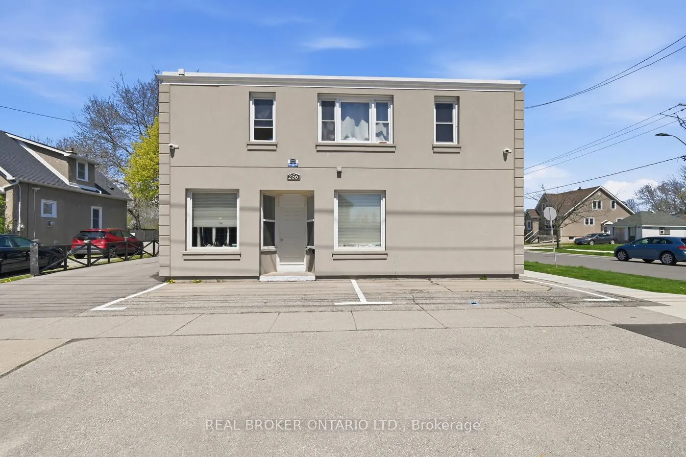 Photo 3 of 256 Lincoln Street, Welland, Welland Downtown — HOMEH