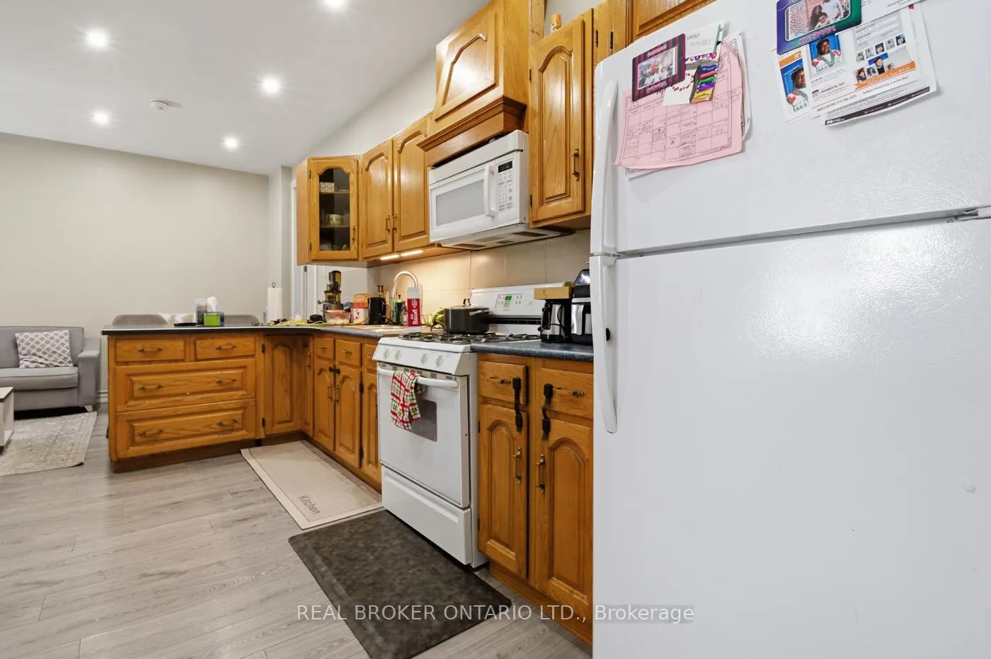 Photo 8 of 256 Lincoln Street, Welland, Welland Downtown — HOMEH