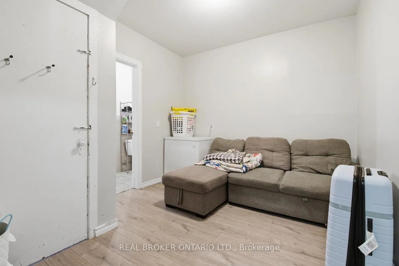 Photo 10 of 256 Lincoln Street, Welland, Welland Downtown — HOMEH