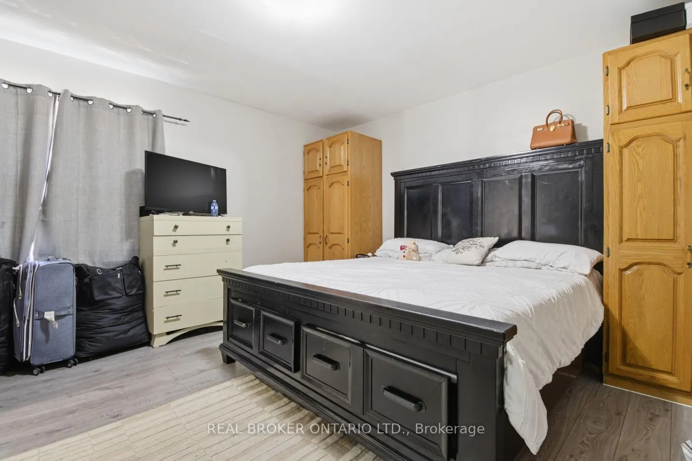 Photo 15 of 256 Lincoln Street, Welland, Welland Downtown — HOMEH